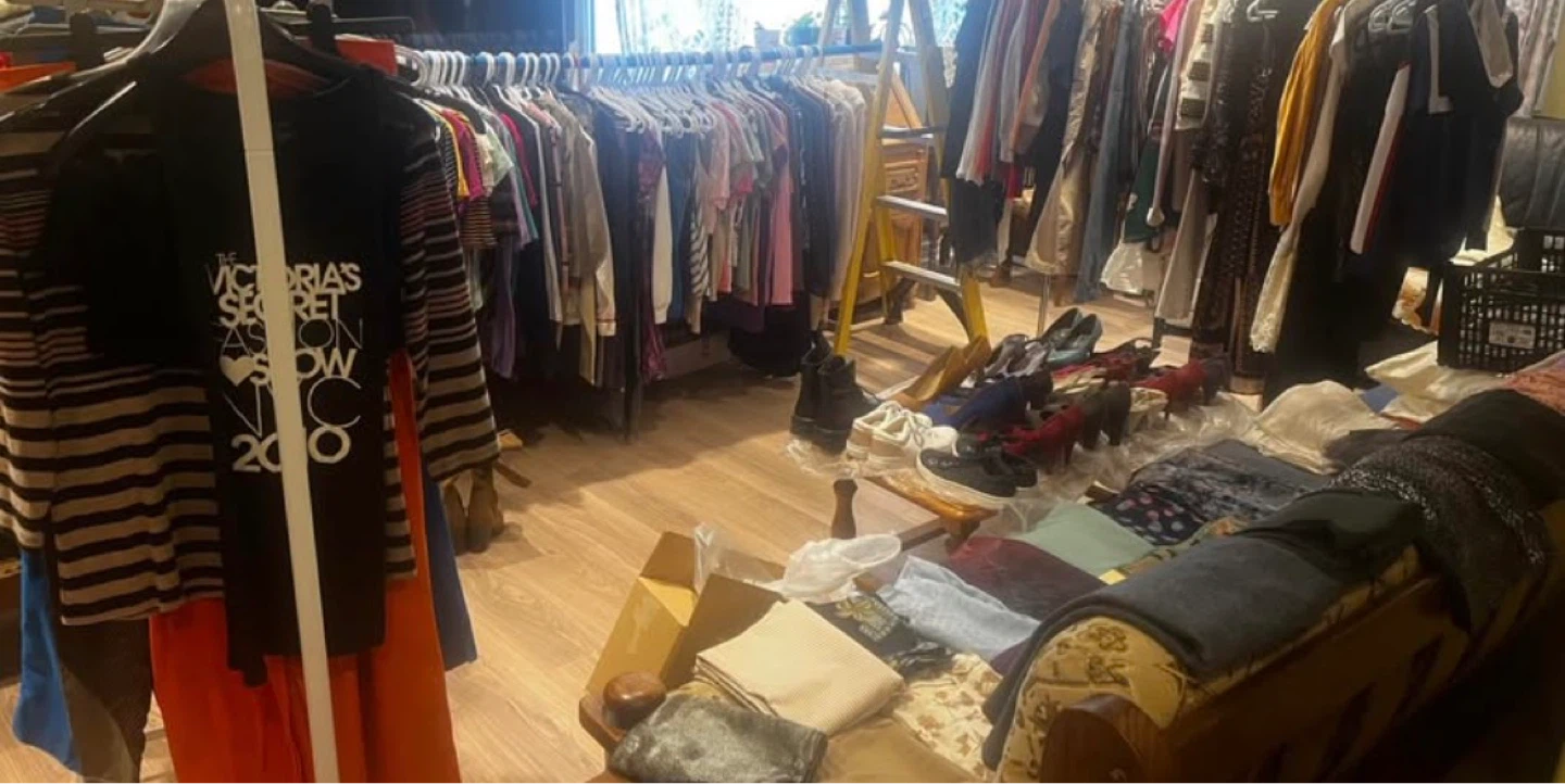 Lot of 230 woman's clothes, shoes, fabrics