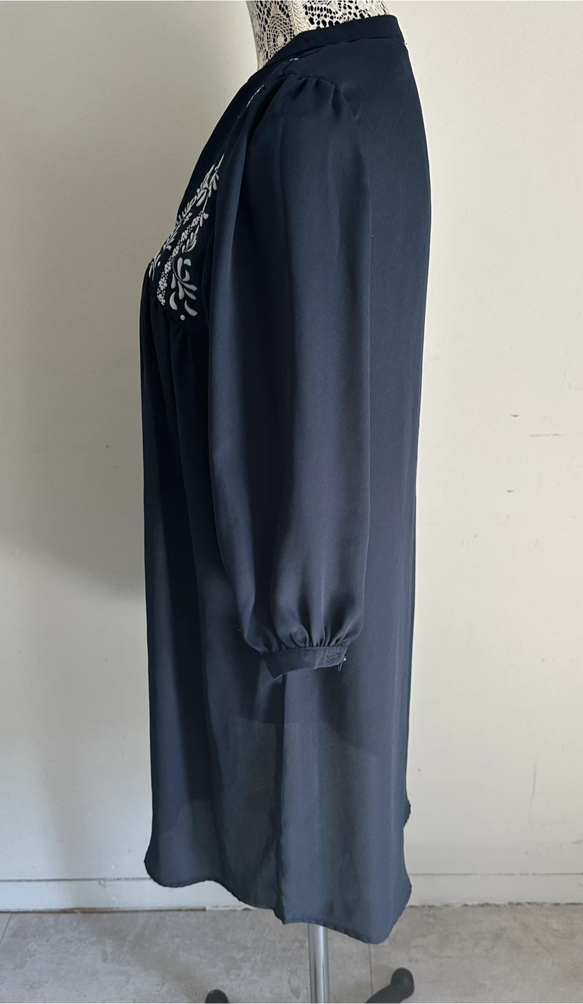 Summer  Blouse - $5 - East York - photo 2