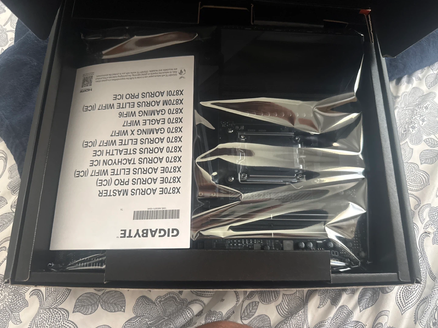 Gigabyte X870E AORUS MASTER Motherboard - photo 2