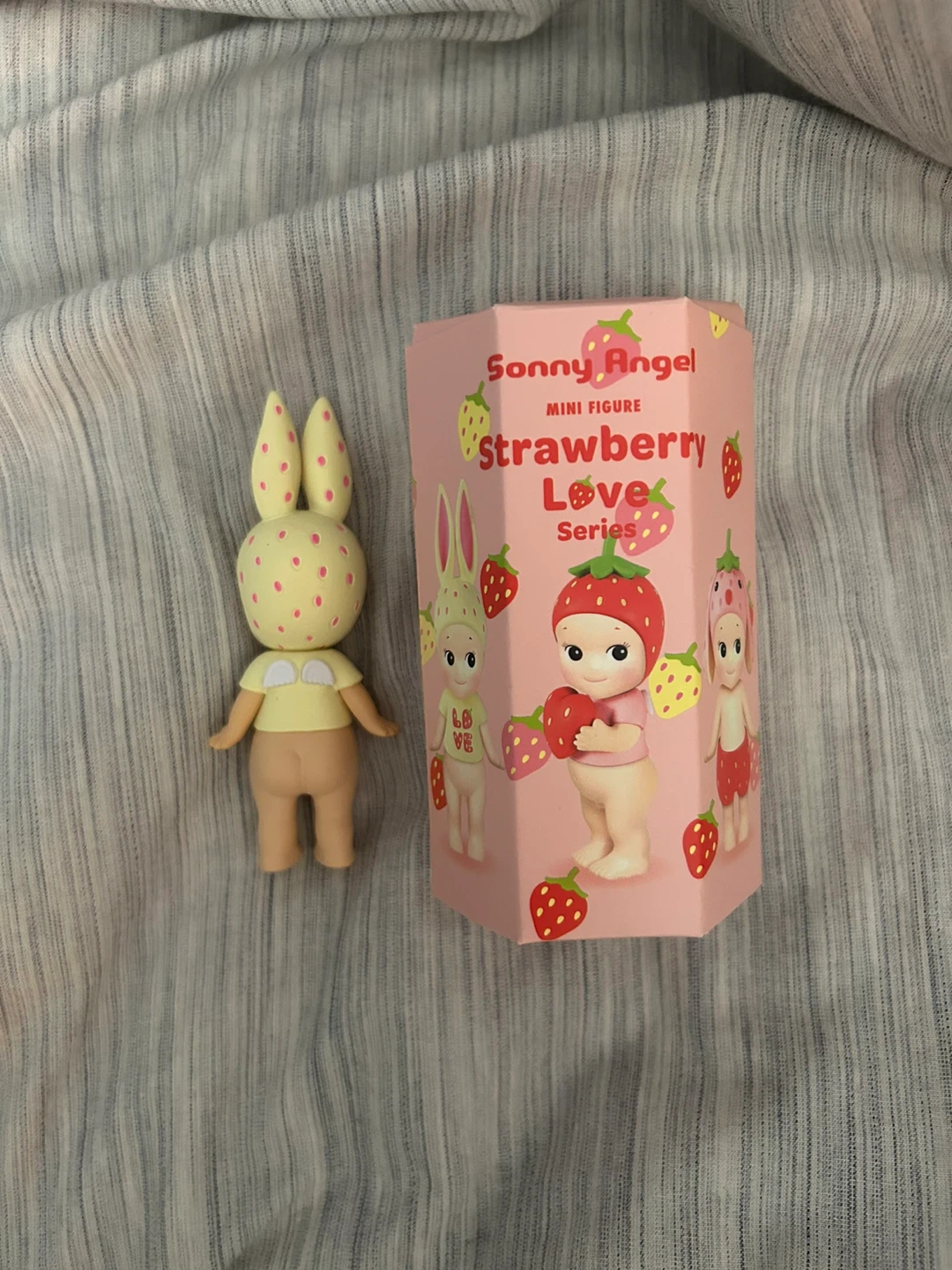 Sonny Angel Bunny Mini Figure - Strawberry Love Series - photo 2
