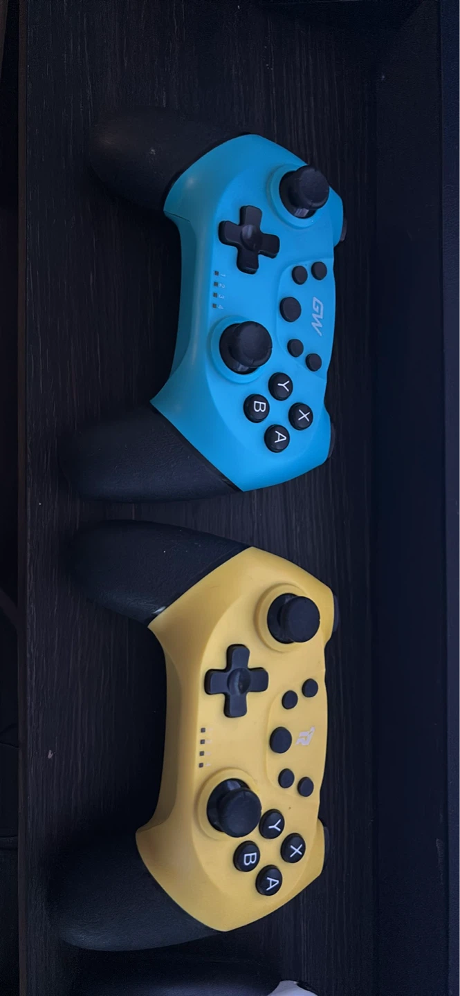 Nintendo Switch OLED Model with White Joy-Con bundle with extras - photo 3