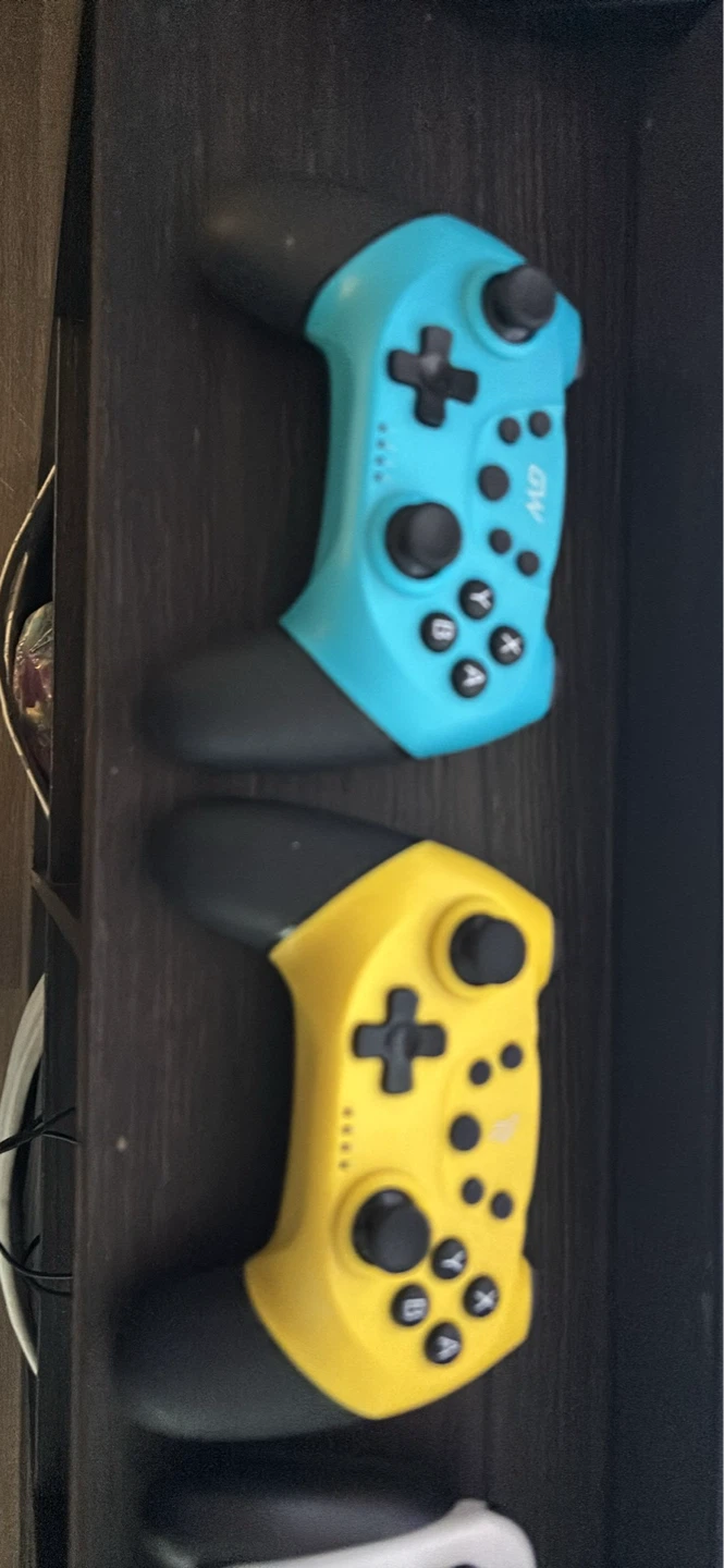 Nintendo Switch OLED Model with White Joy-Con bundle with extras - photo 2