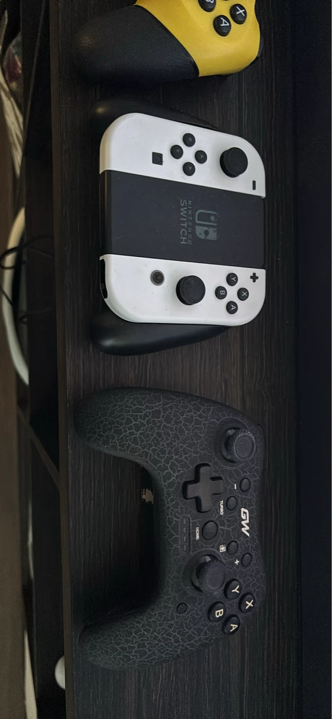 Nintendo Switch OLED Model with White Joy-Con bundle with extras - photo 4