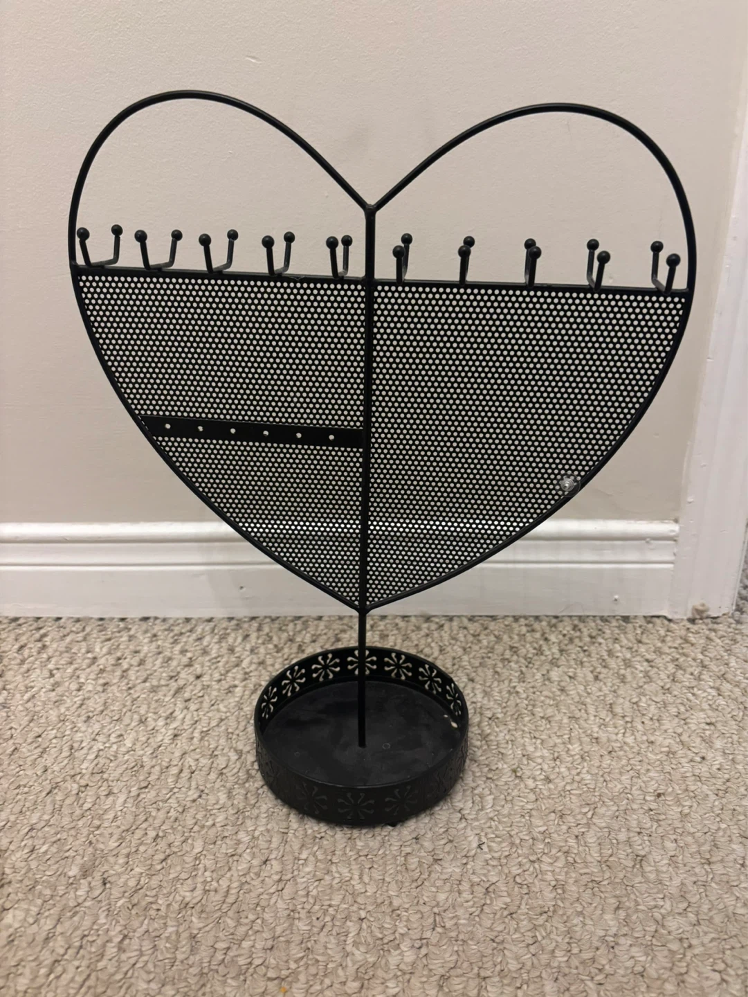 Black Heart Shaped Jewelry Organizer Stand
