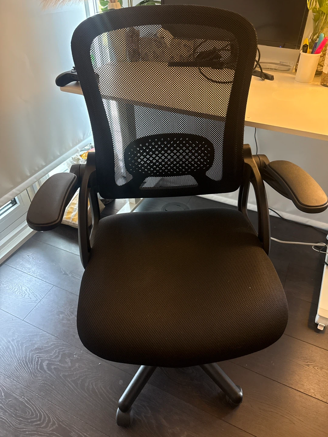 Workspace setup : table + chair + monitor - photo 3