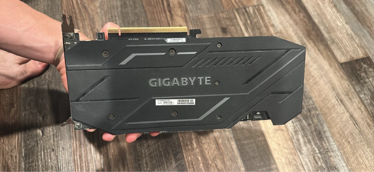 RTX 2060 SUPER Gigabyte - photo 2