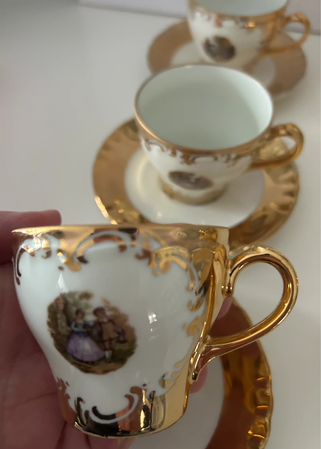 Vintage Porcelain Teapot and Cups Set - Gold & White - photo 3