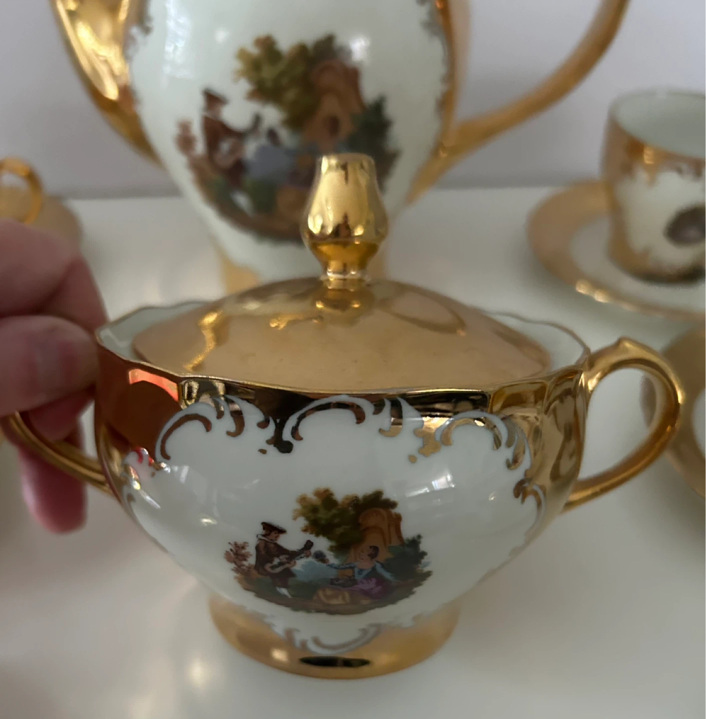 Vintage Porcelain Teapot and Cups Set - Gold & White - photo 2