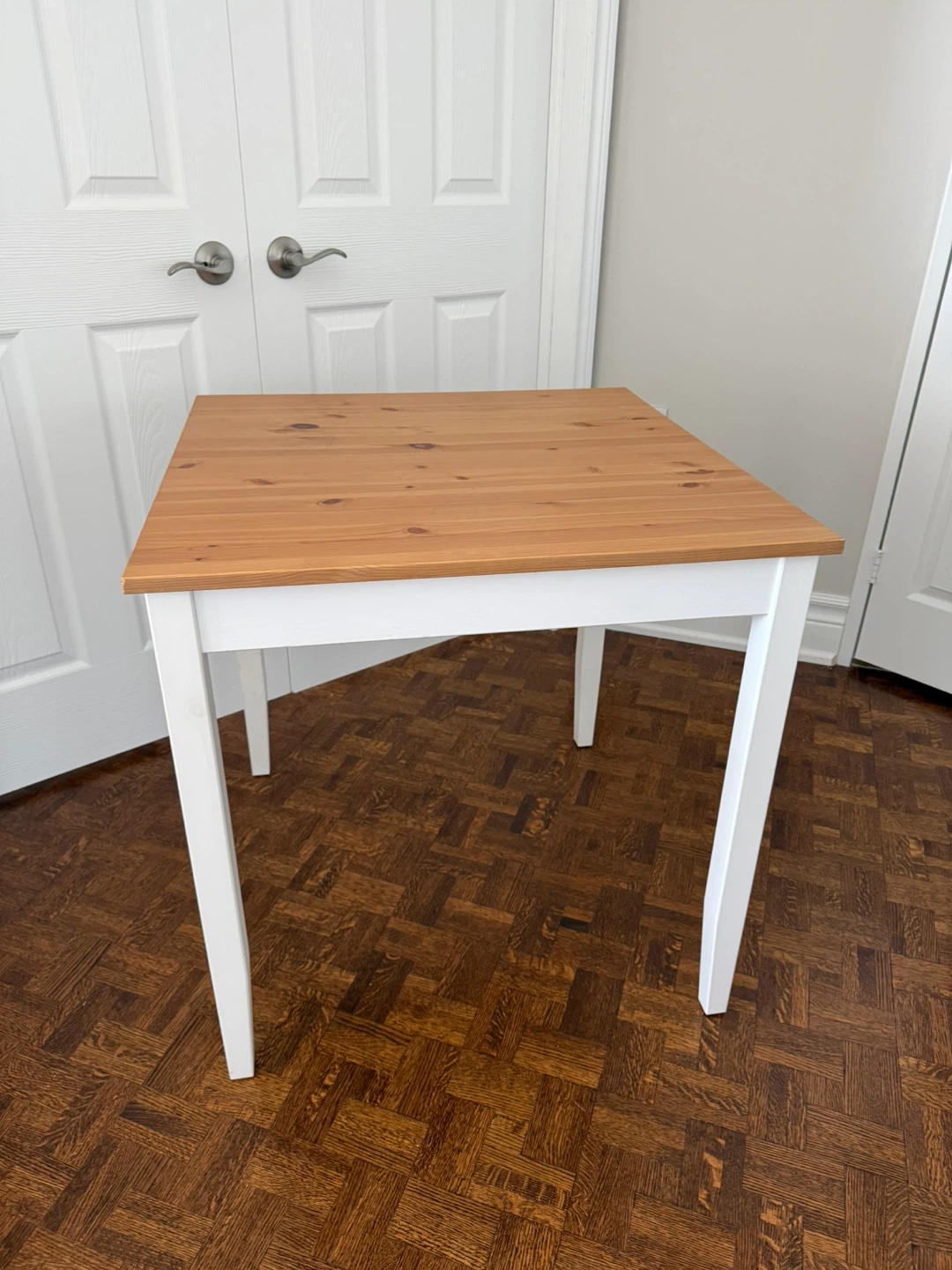 VIHALS Table - White/White, 74x74 cm