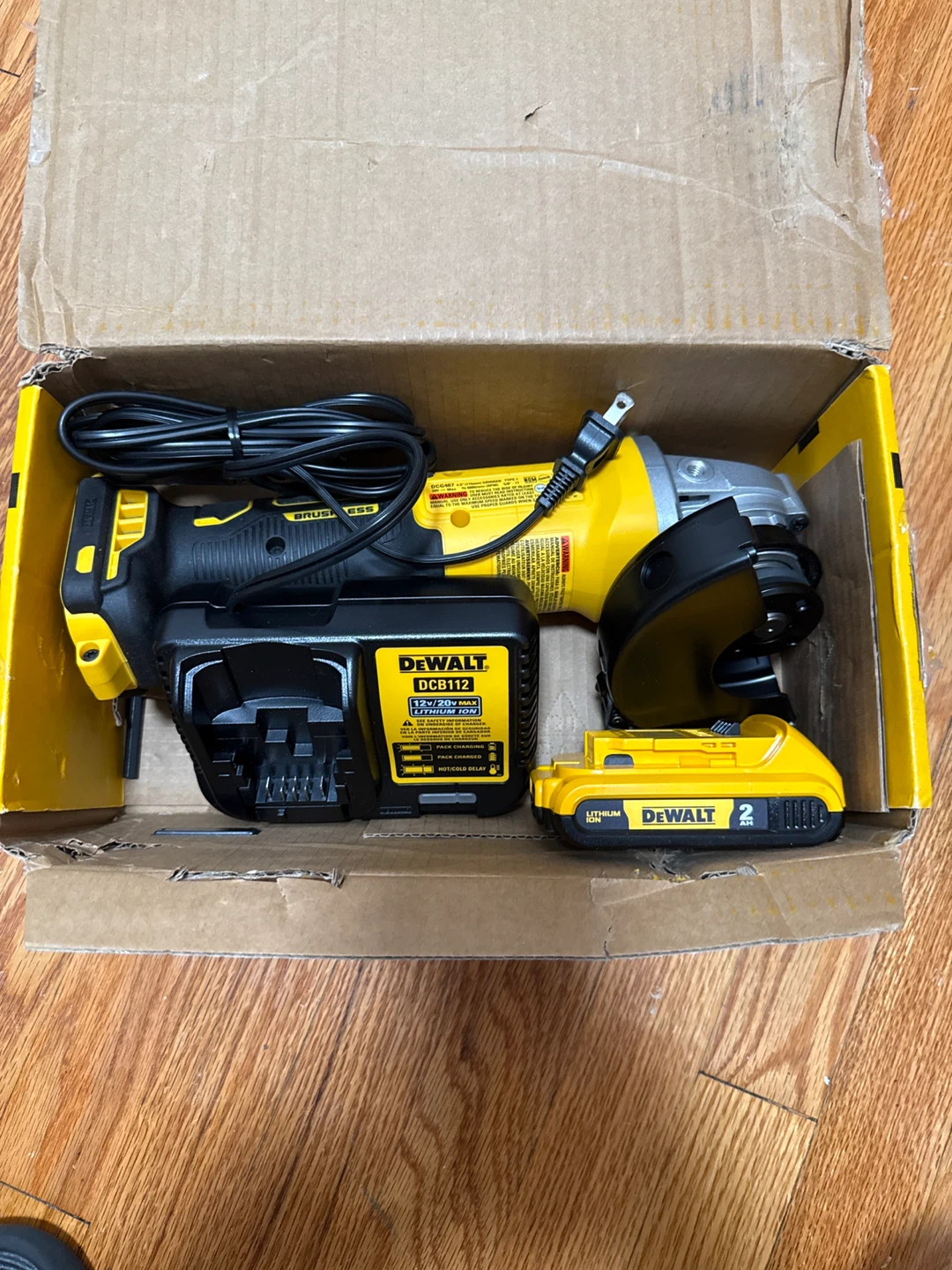 DEWALT 20V MAX Brushless Angle Grinder Kit - photo 3
