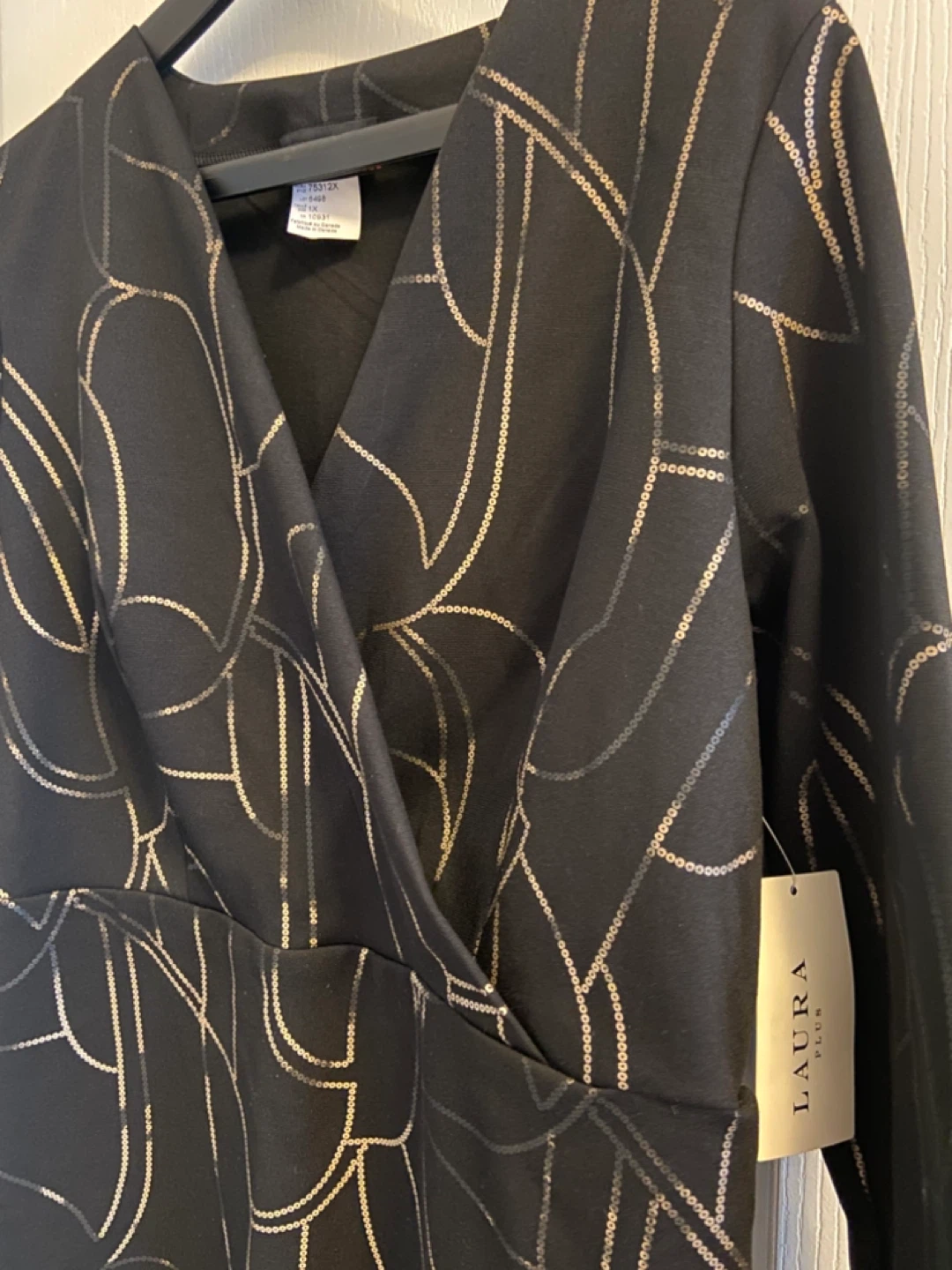 Vin Rouge Fashion Black Sequined Wrap Dress 1X - photo 2