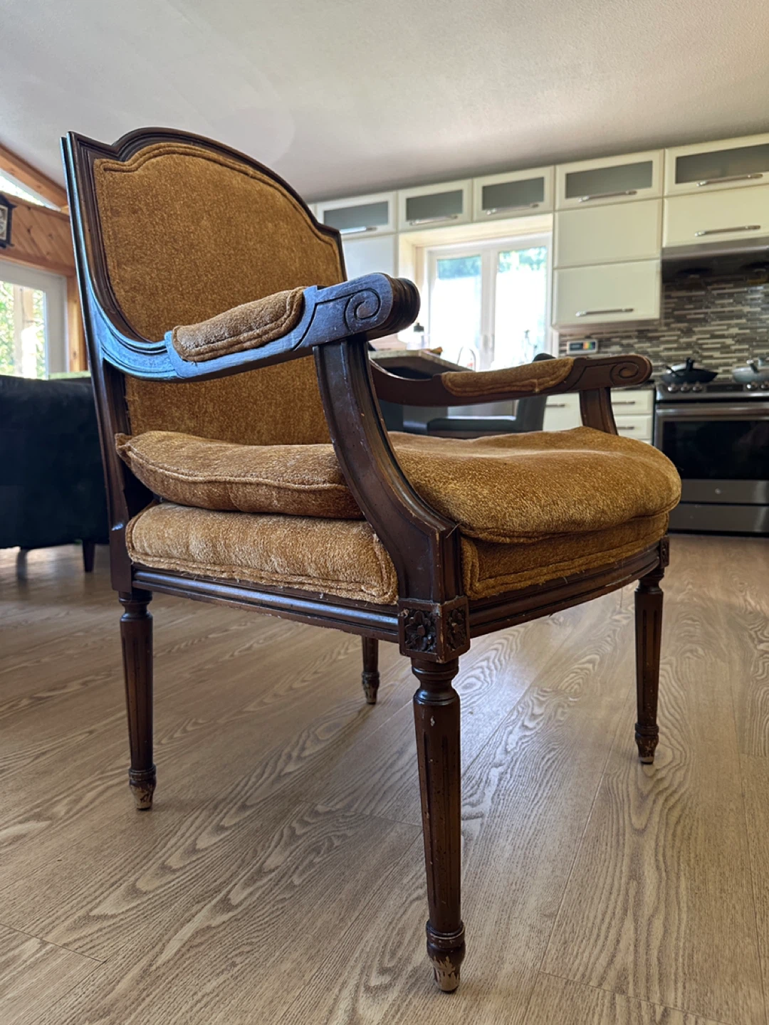 Vintage Louis XVI French Provincial Armchair (CAN DELIVER)