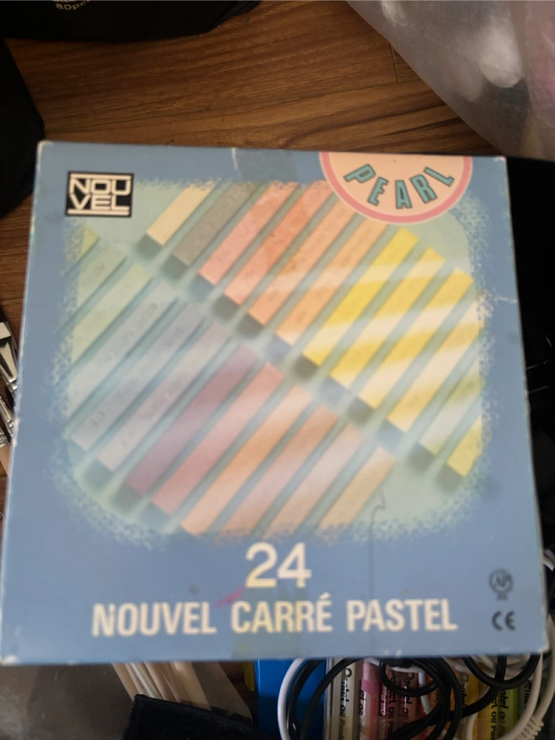 NOUEL CARRÉ PASTEL 24 Colours