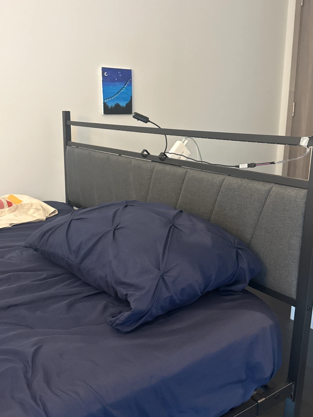 Bed Frame + queen mattress - photo 3