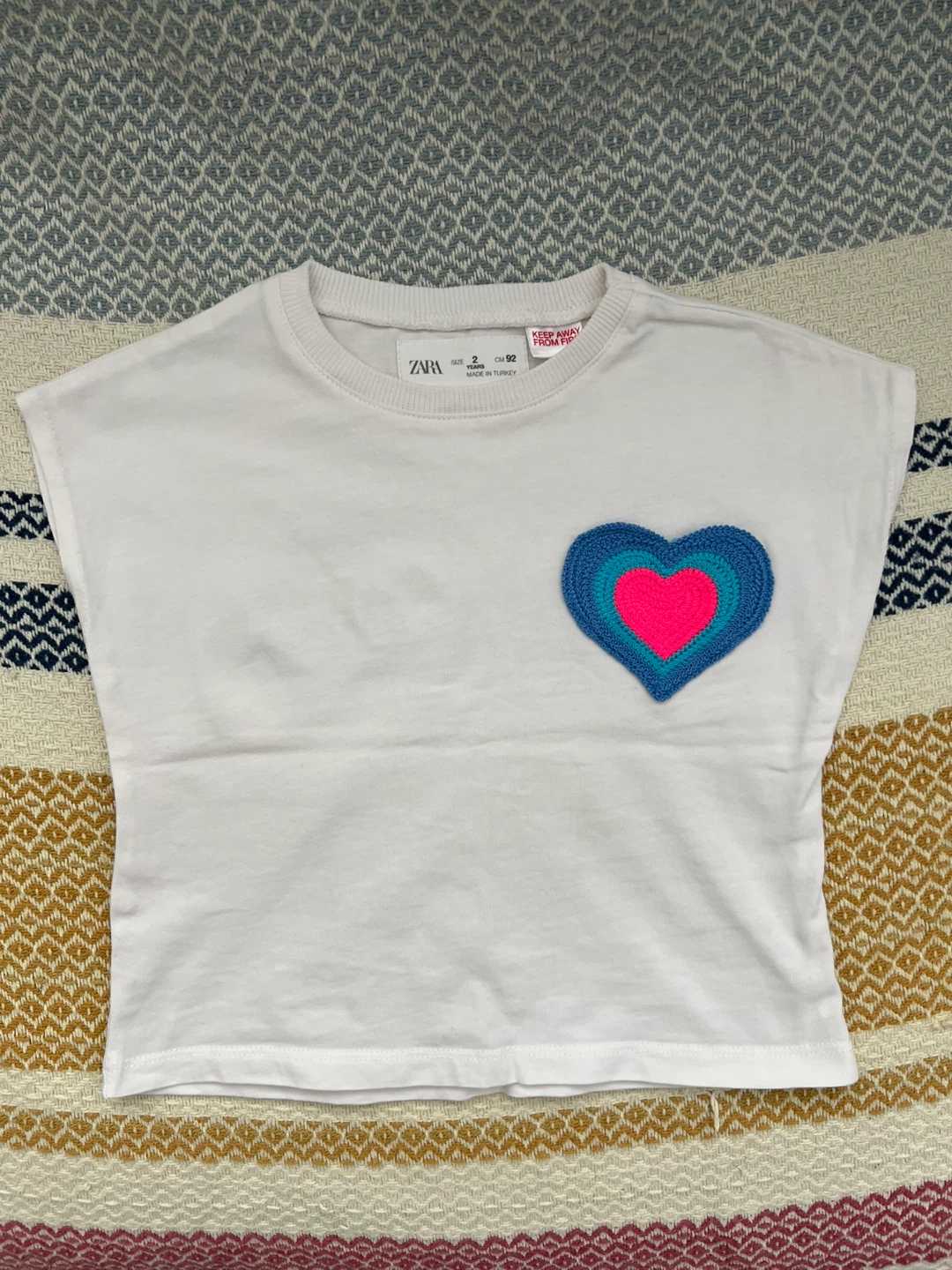 Zara Kids White T-Shirt with Heart Patch Pocket - Size 2 Years