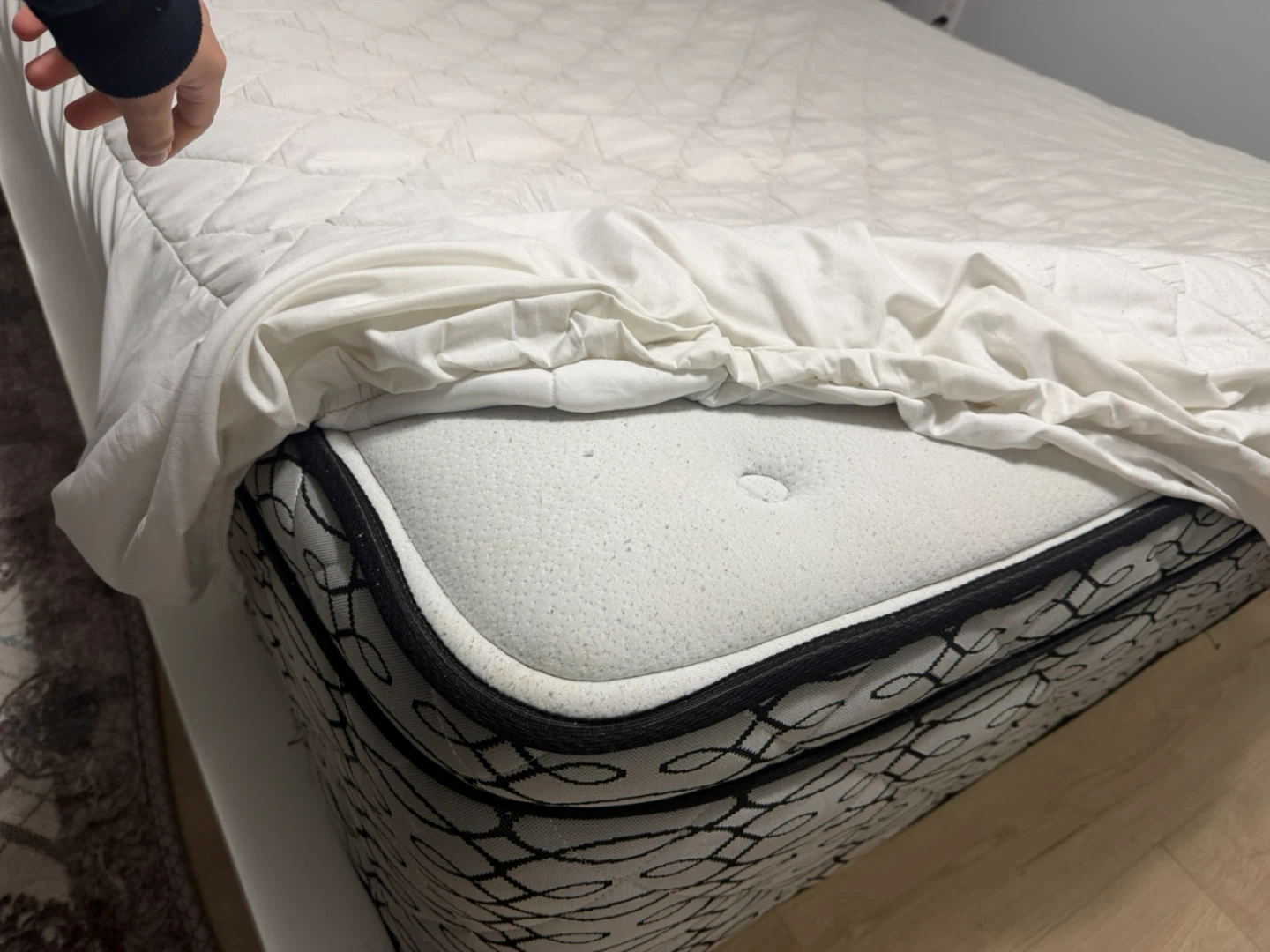 Mattress queen size 10inches thick - photo 3