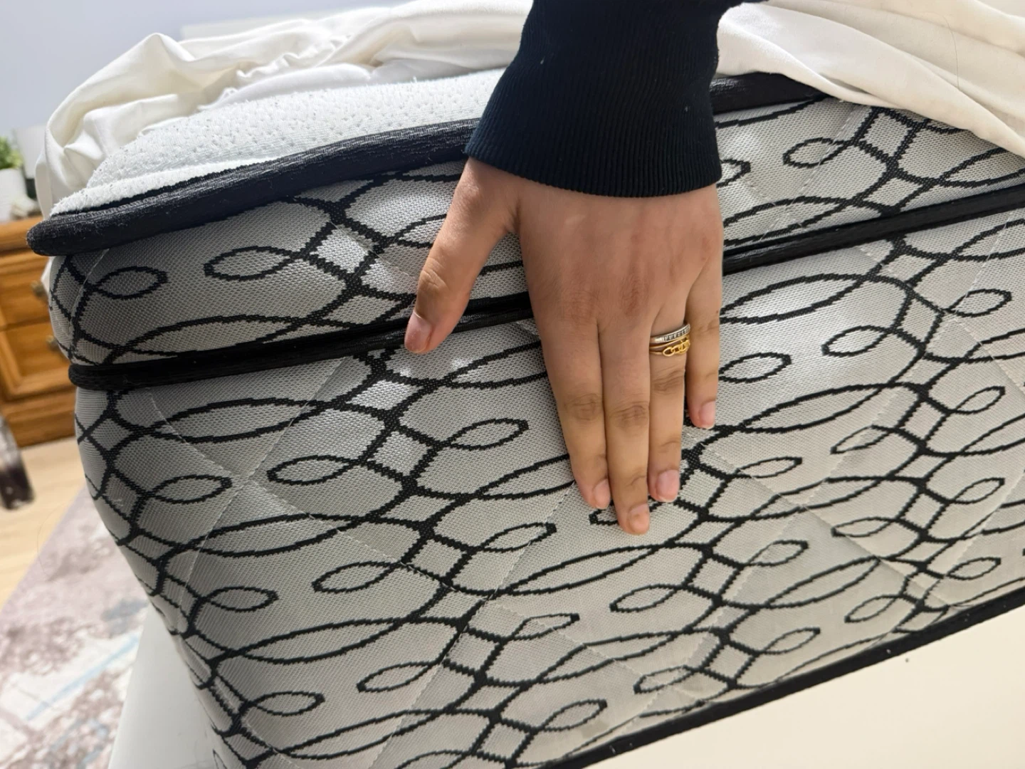 Mattress queen size 10inches thick - photo 4