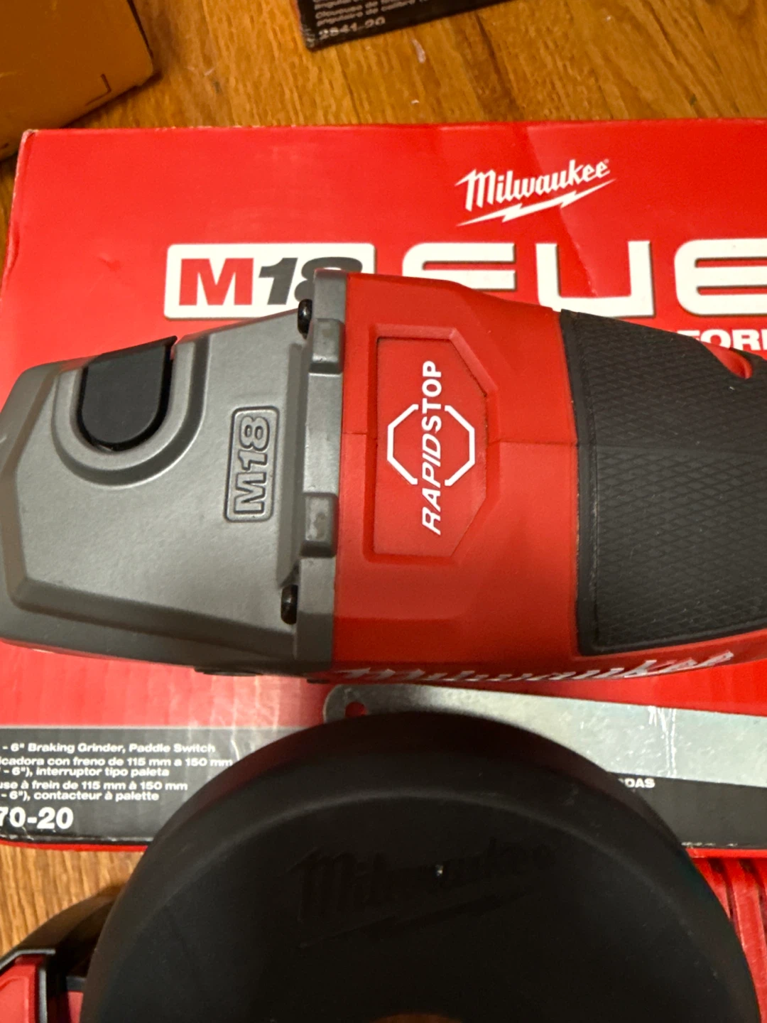 Milwaukee M18 FUEL 4.5"-5" Braking Grinder Kit - photo 3