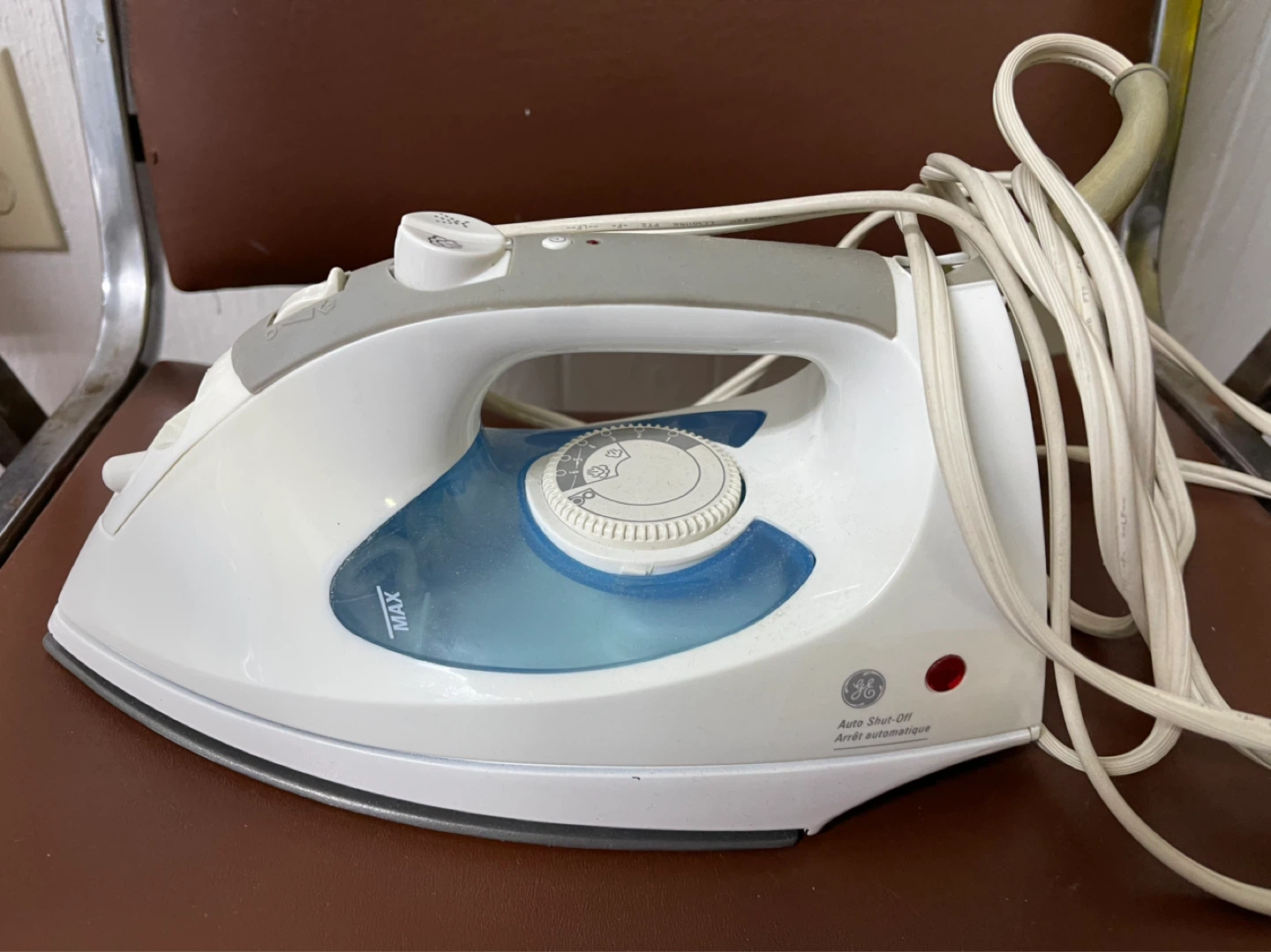 GE Auto Shut-Off Steam Iron - photo 2