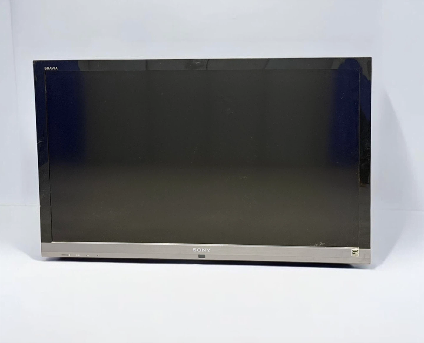 Sony Bravia 40” TV (KDL-40EX710) + Wall Mount