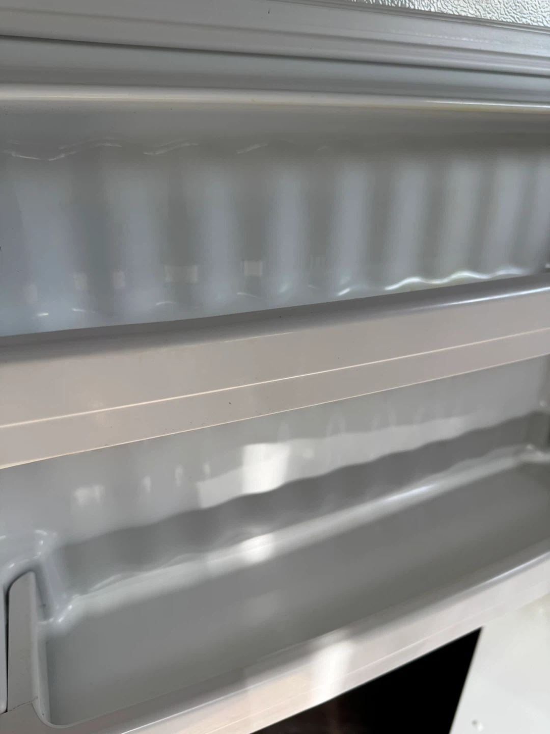 General Electric Refrigerator/Freezer GTH16BBSXLWW