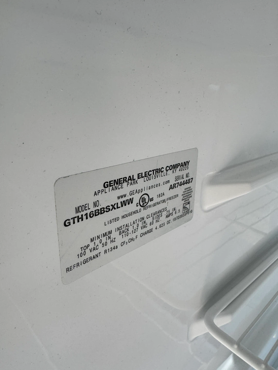 General Electric Refrigerator/Freezer GTH16BBSXLWW - photo 4