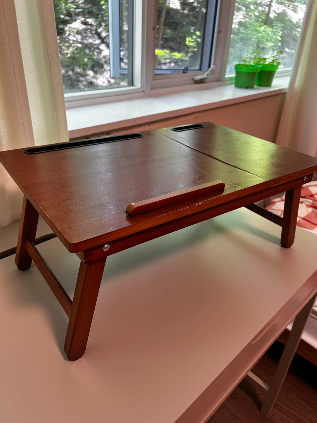 Bed desk