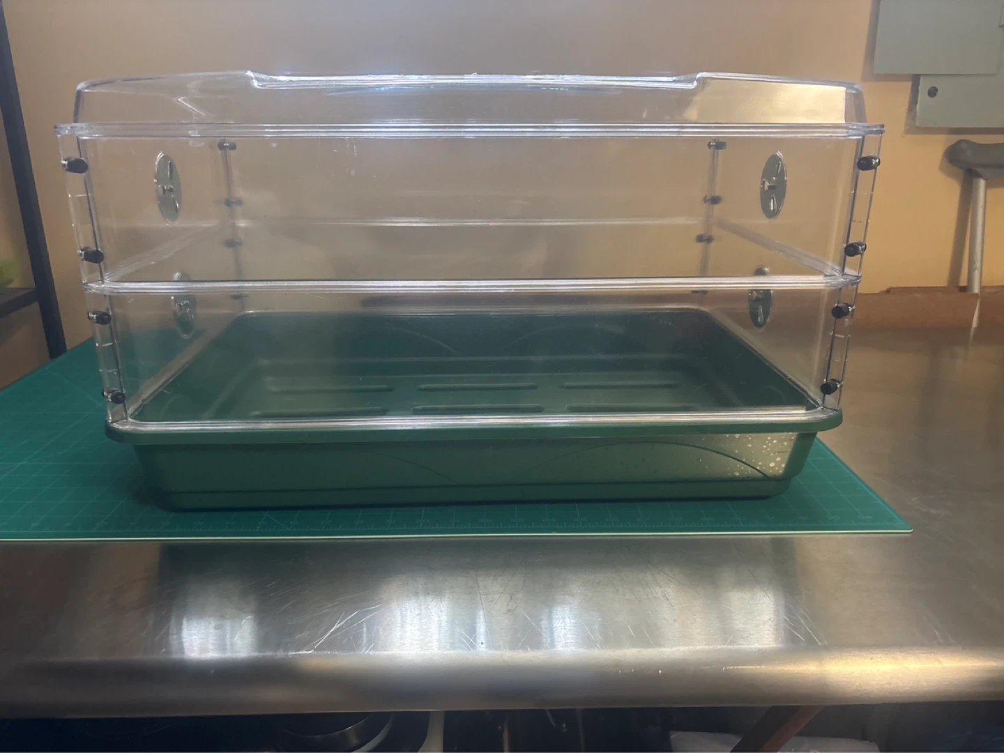 Stackable Seedling Greenhouse Trays with Lids
