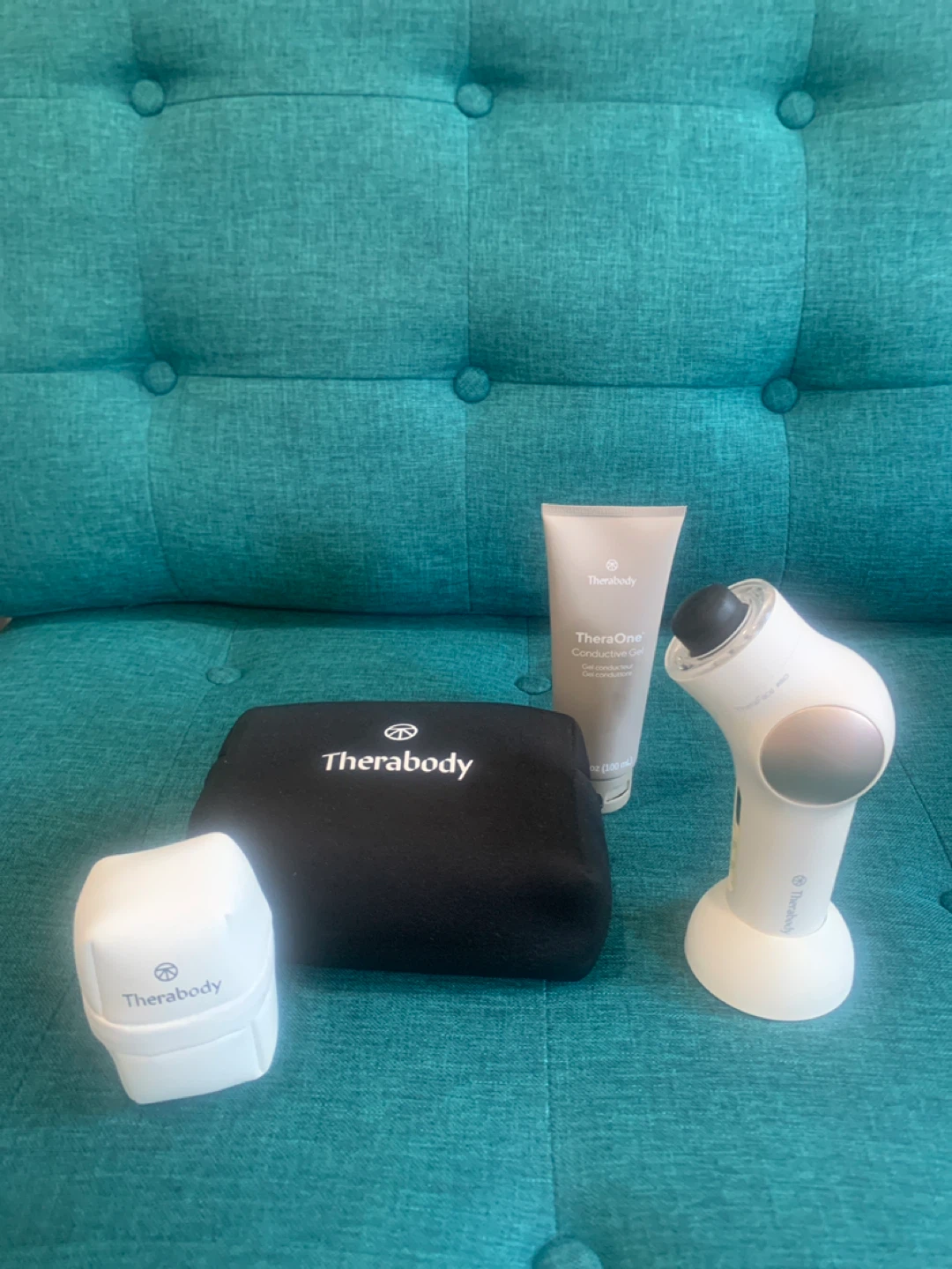 Therabody TheraFace facial toning device with accessories - photo 2