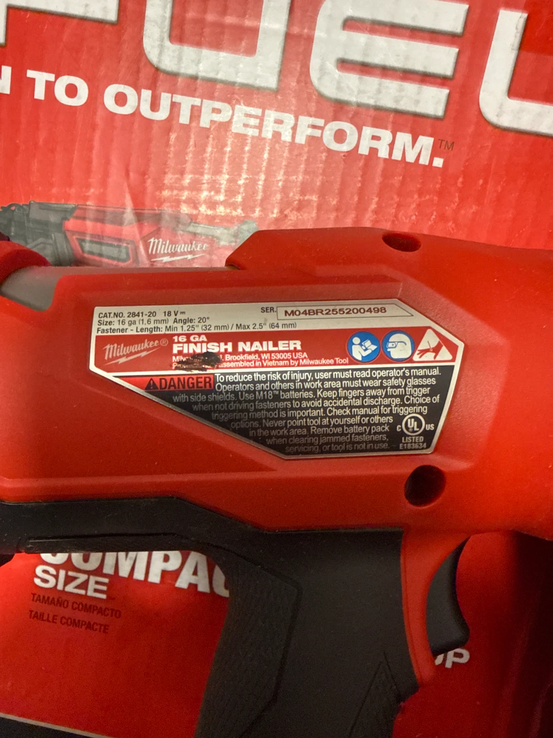 Milwaukee M18 FUEL 16 Gauge Finish Nailer - photo 3