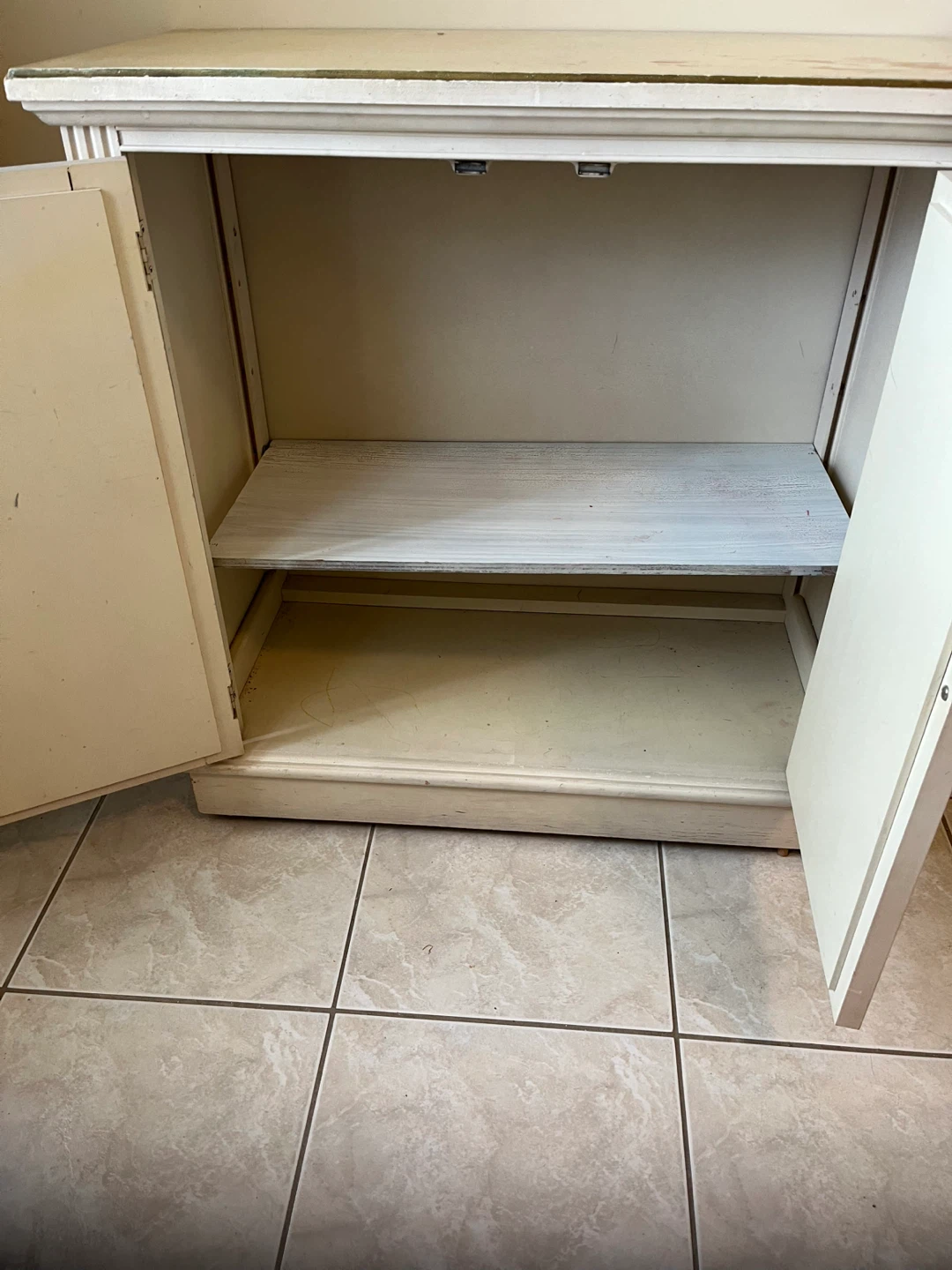 Cream coloured cabinet with double doors with mirror 2pc - photo 2
