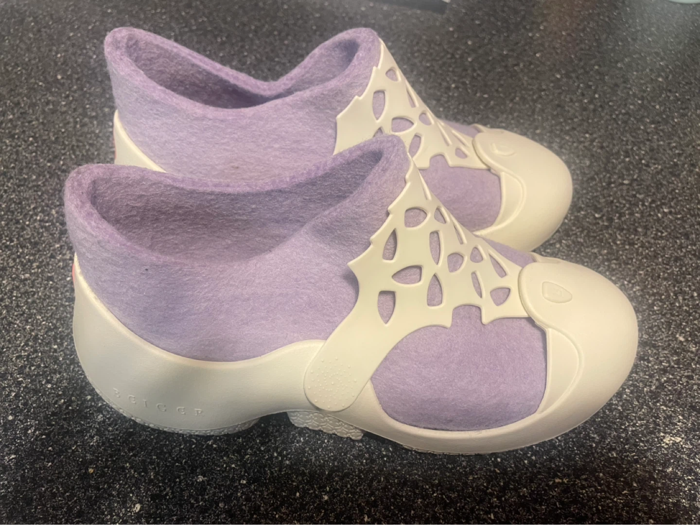 Beiger Lavender Slip-On Shoes Size 7.5 - photo 2