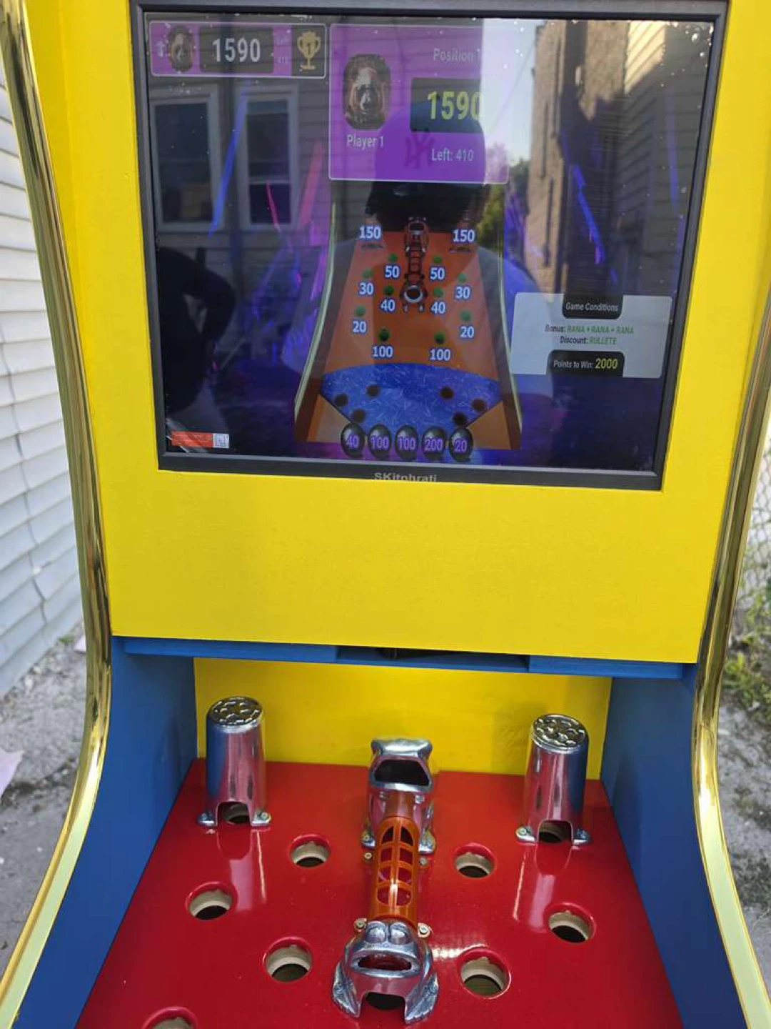 Custom Electronic Ball Throwing Arcade Game - photo 2
