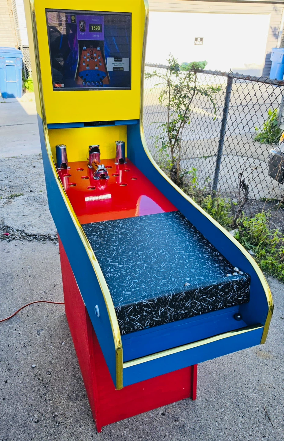 Custom Electronic Ball Throwing Arcade Game - photo 4