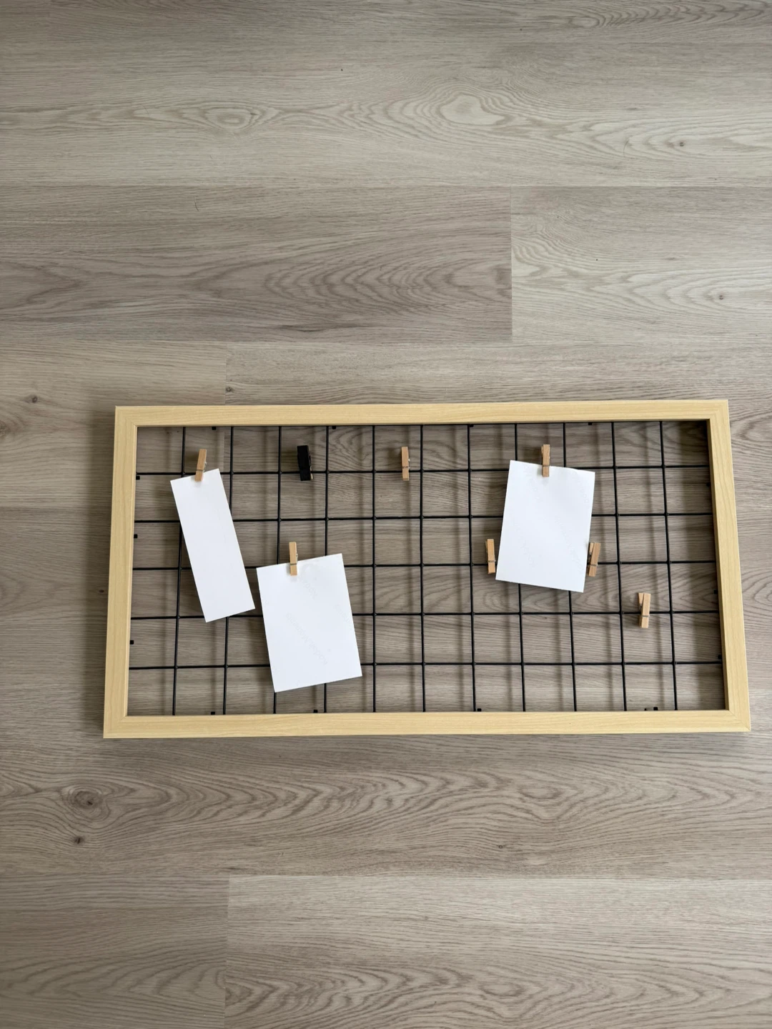 Cute photo holder with little clips