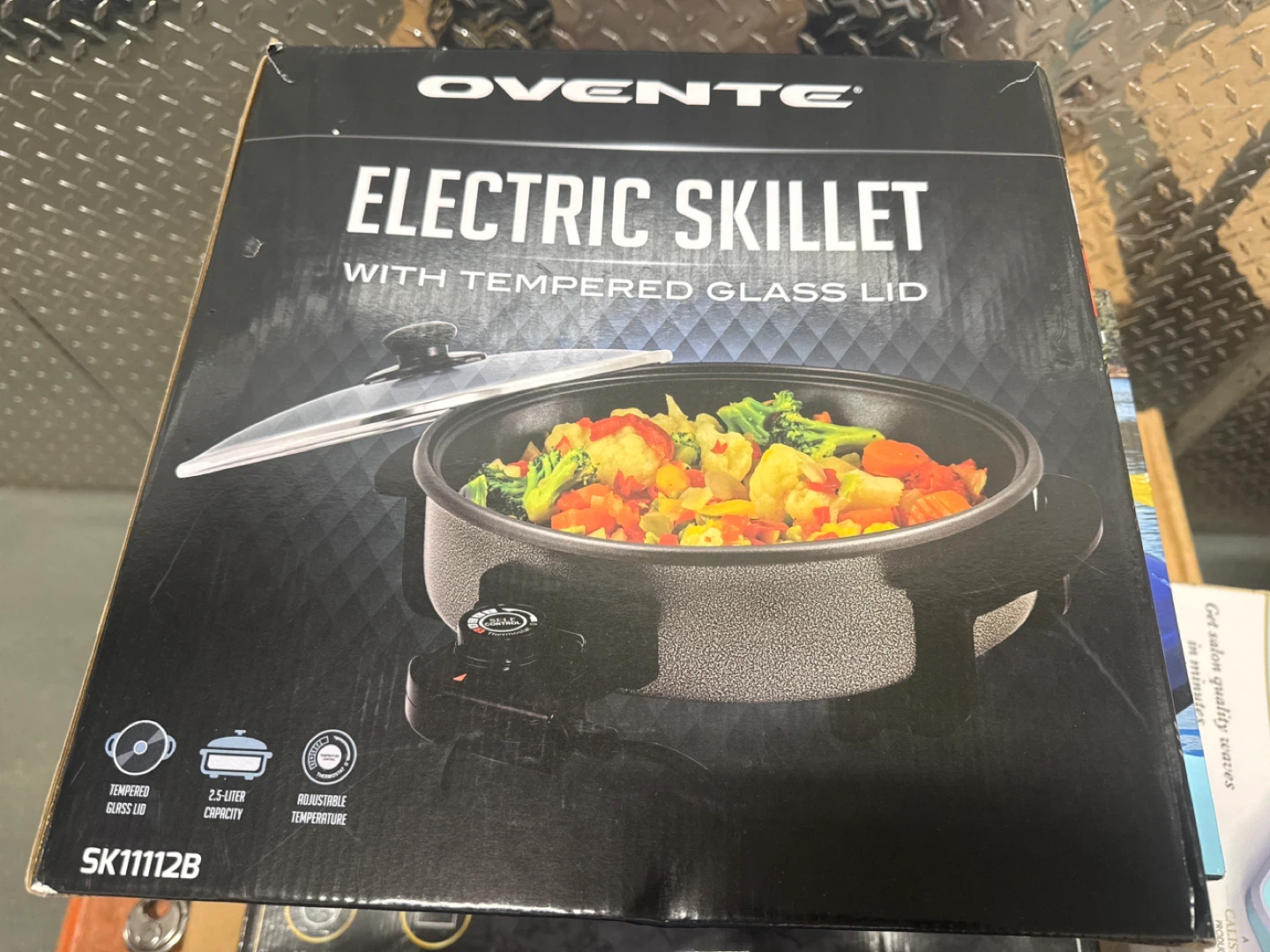 Ovente Electric Skillet with Tempered Glass Lid