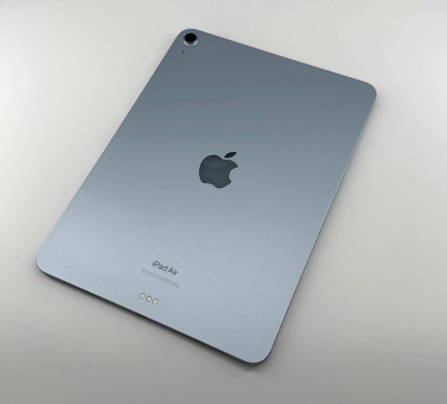 iPad Air 11" M2 128GB Blue Wi-Fi + Apple Keyboard MUWD3CL/A Used - photo 3