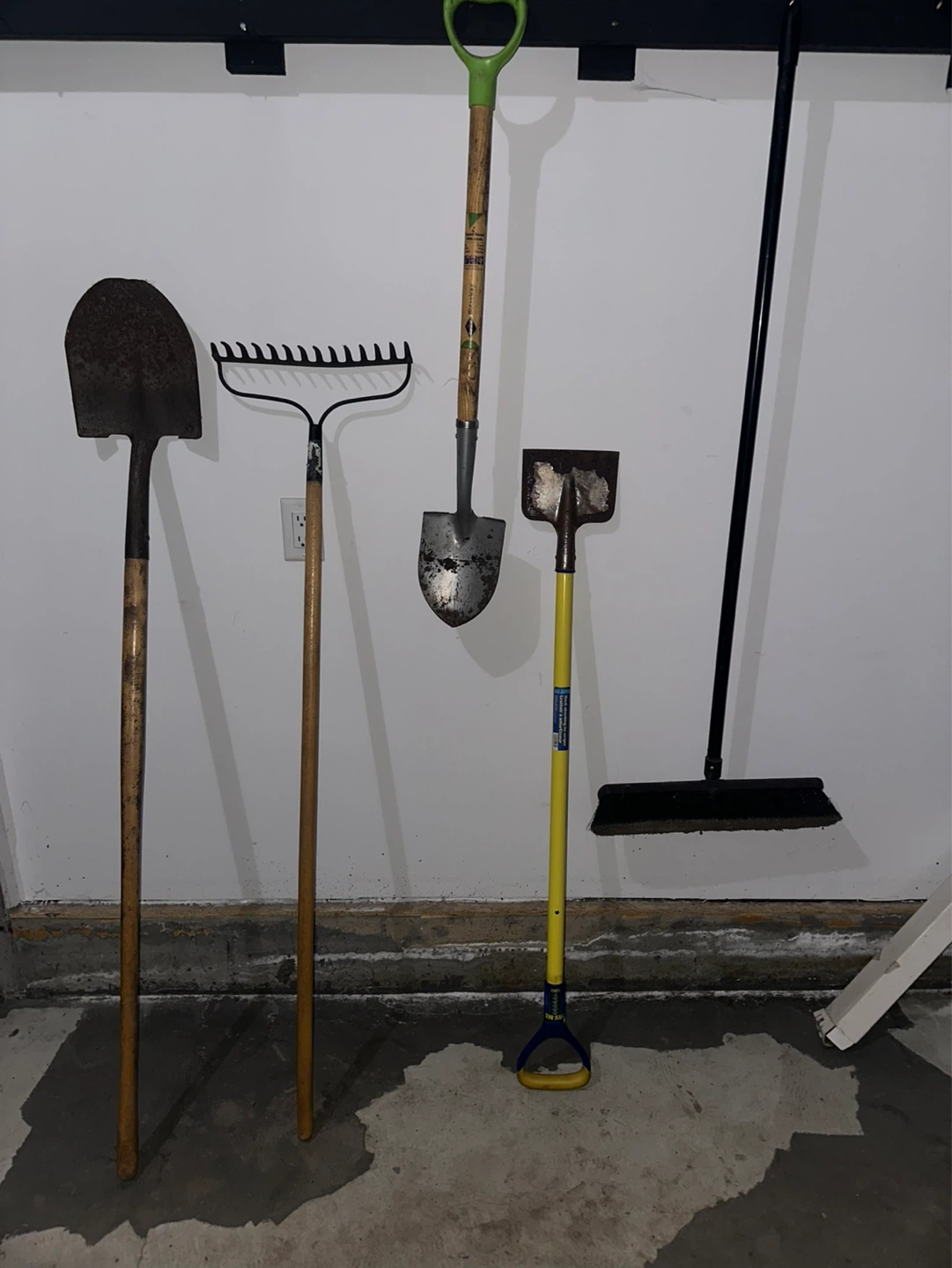 Garden/ landscape tools