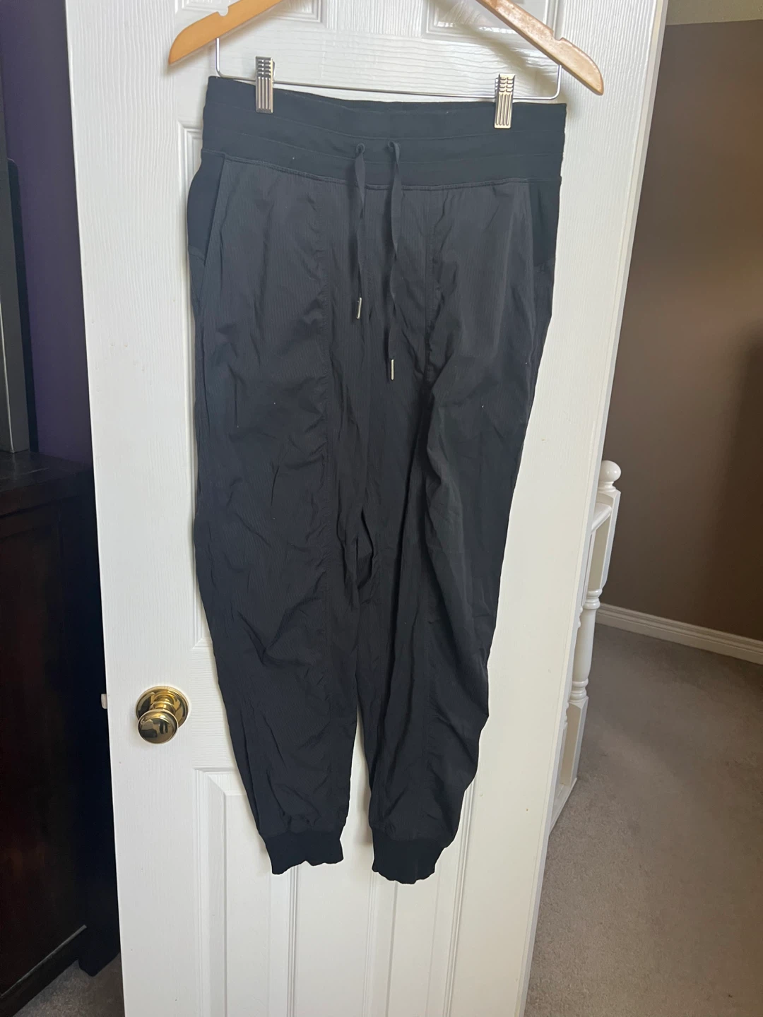 Size 6 lulu black studio pants