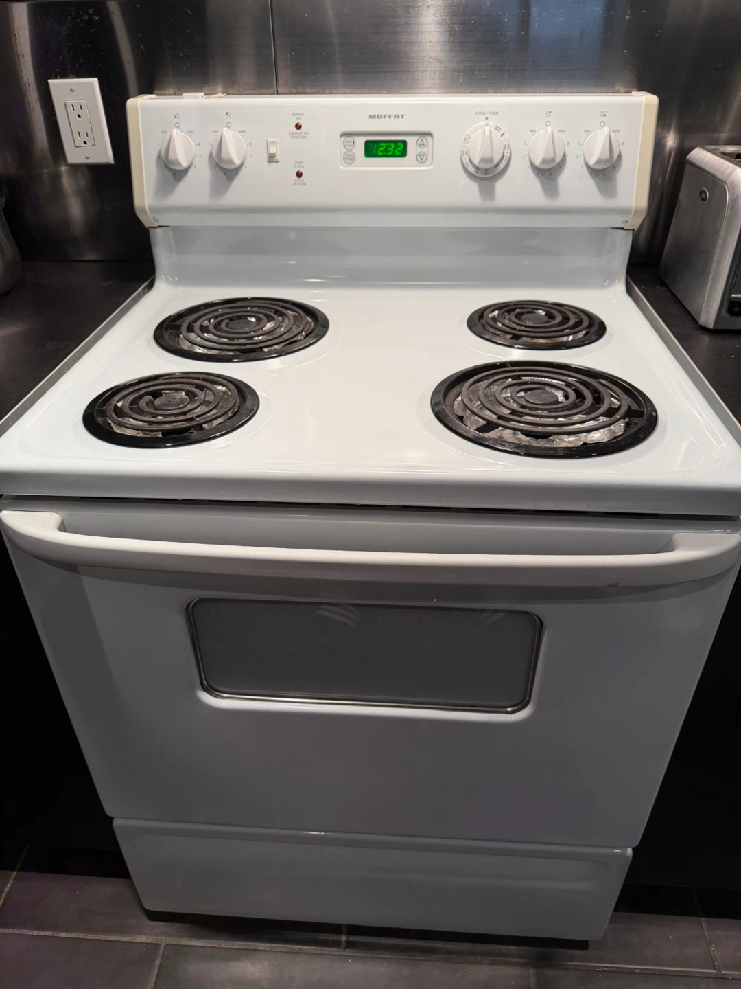Moffat White Electric Stove - photo 3