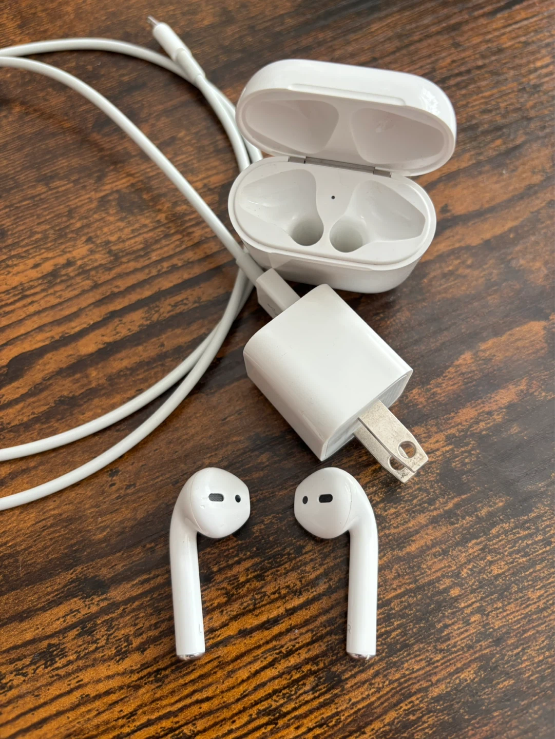 Apple AirPods (2nd Gen) with Charging Case and Charger - photo 2