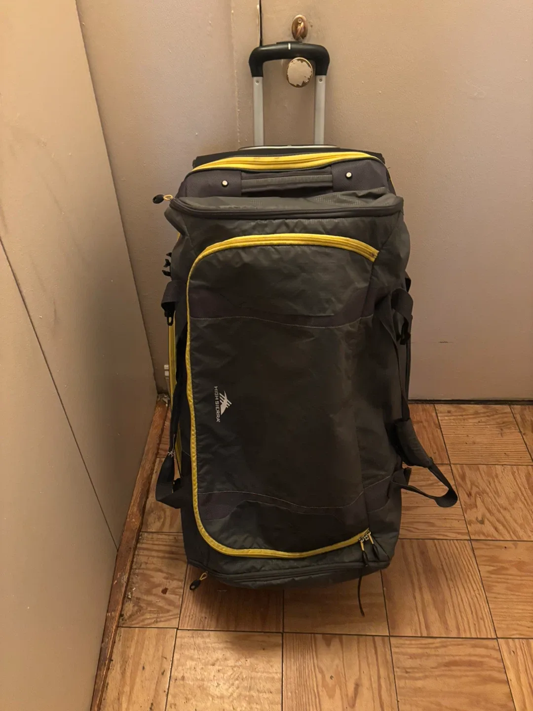 High Sierra Rolling Duffel Bag - photo 4