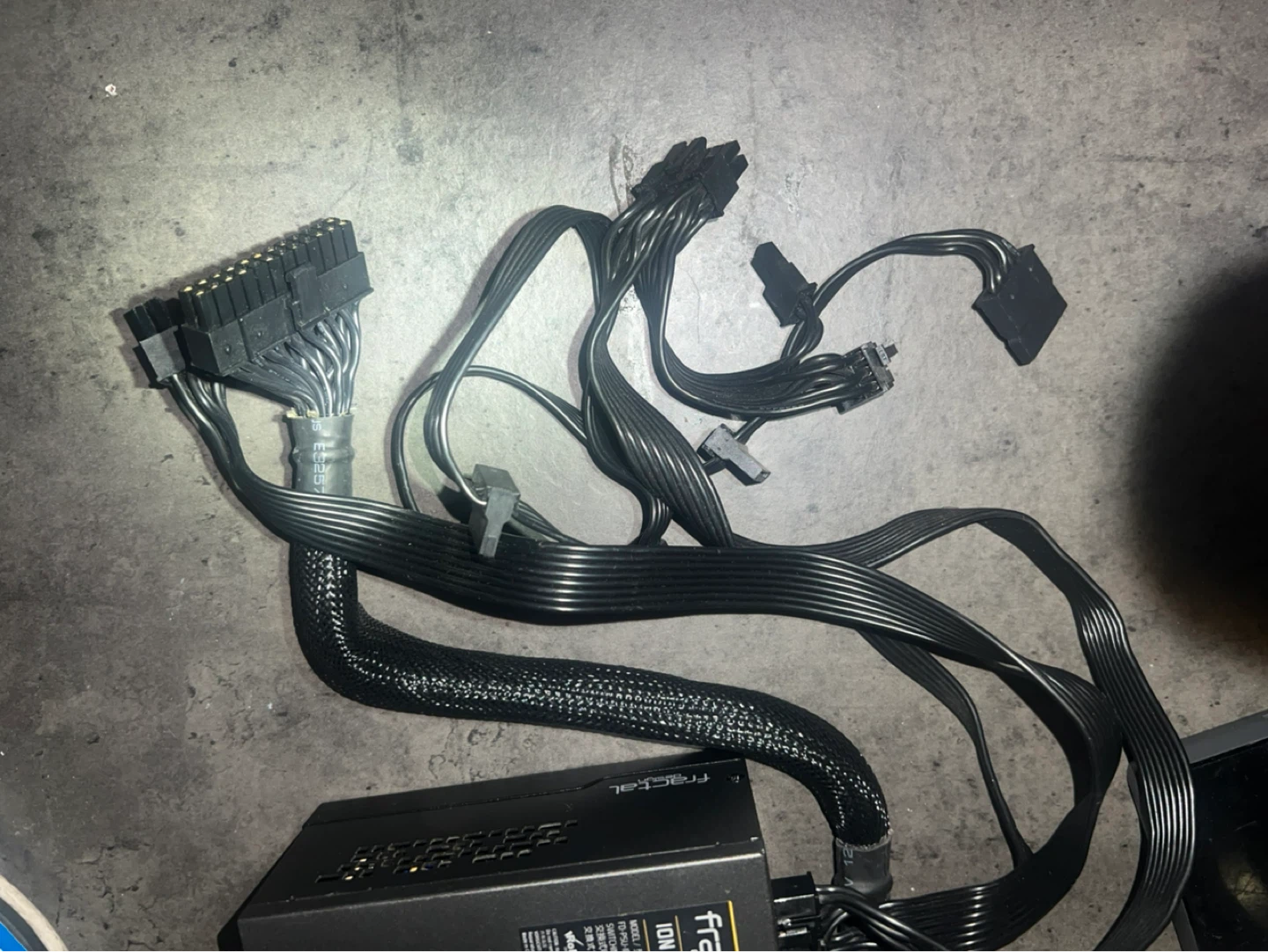 Fractal Design ION SFX 500G 500W Power Supply - photo 5
