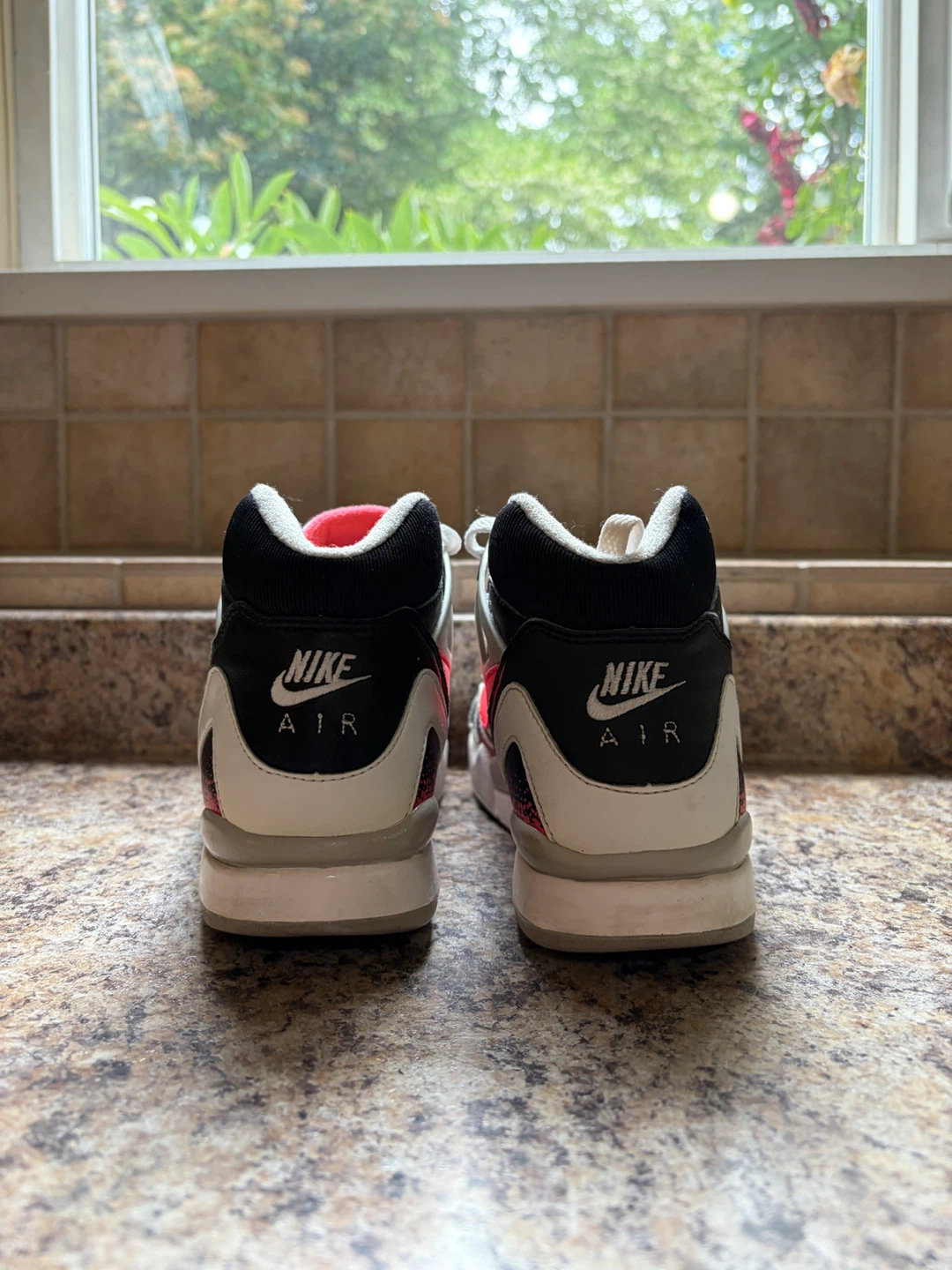Nike Air Tennis Shoes - photo 2