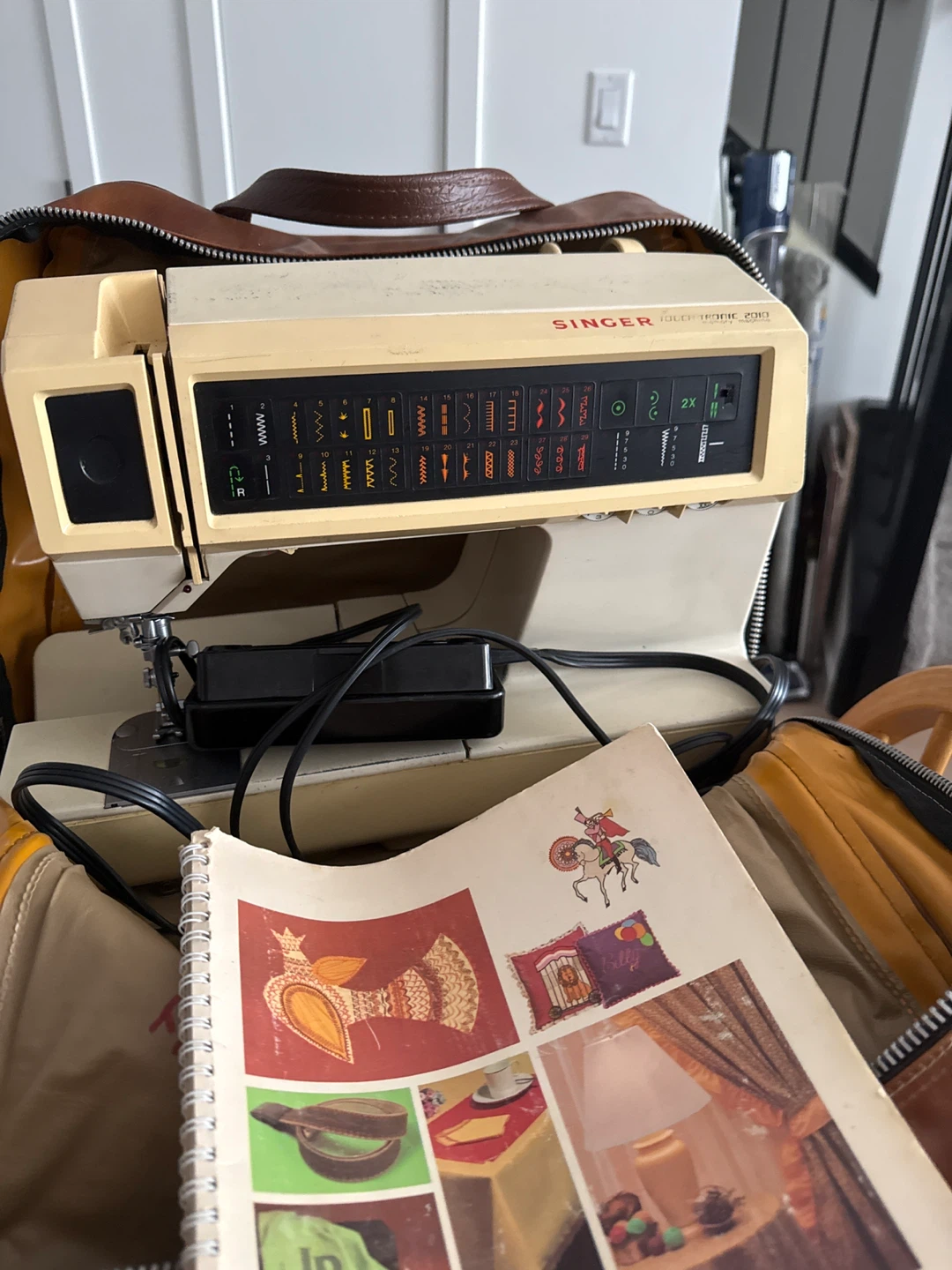 Singer Touchtronic 2010 Sewing Machine