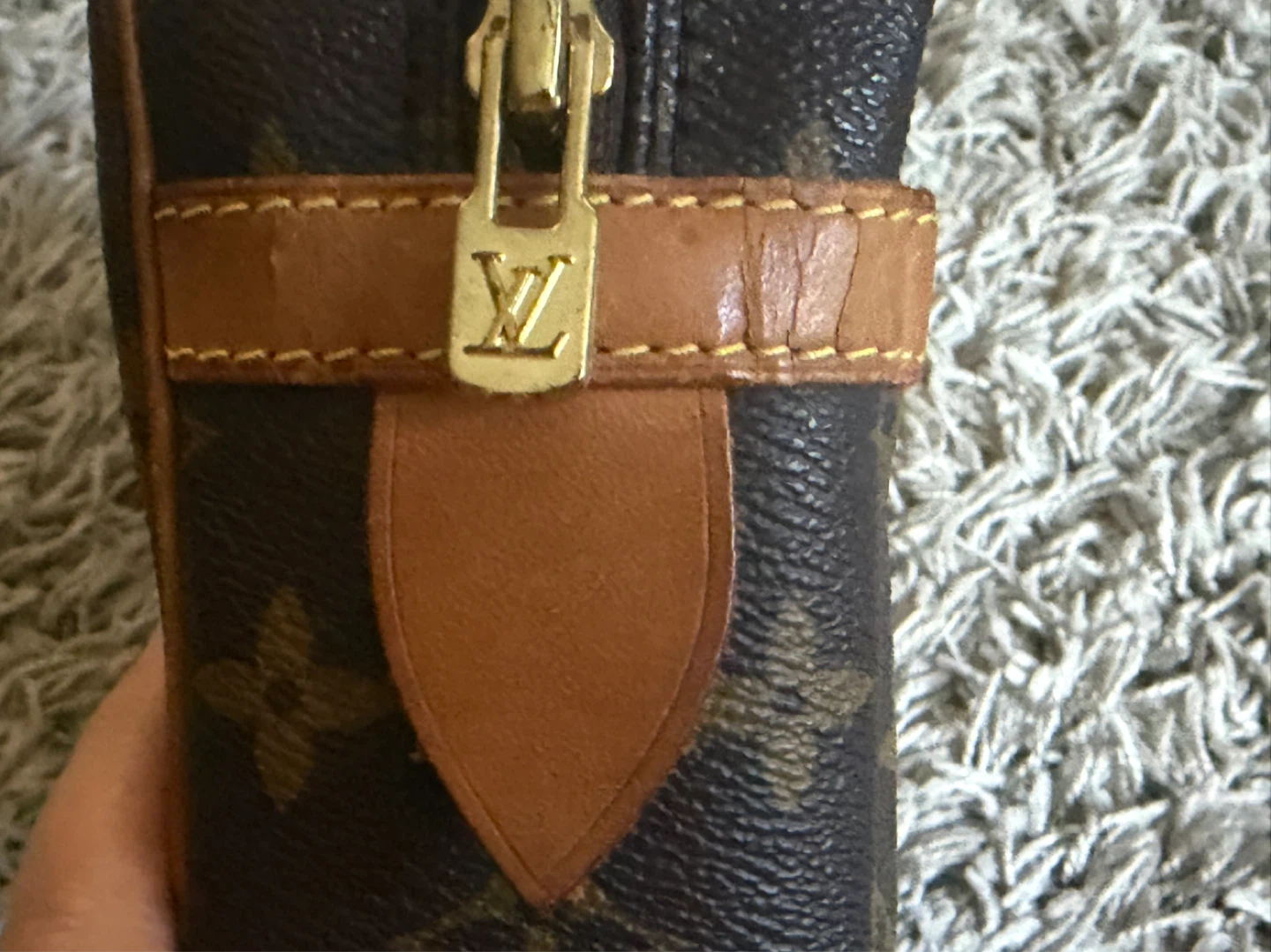Louis Vuitton Monogram Pouch - photo 4