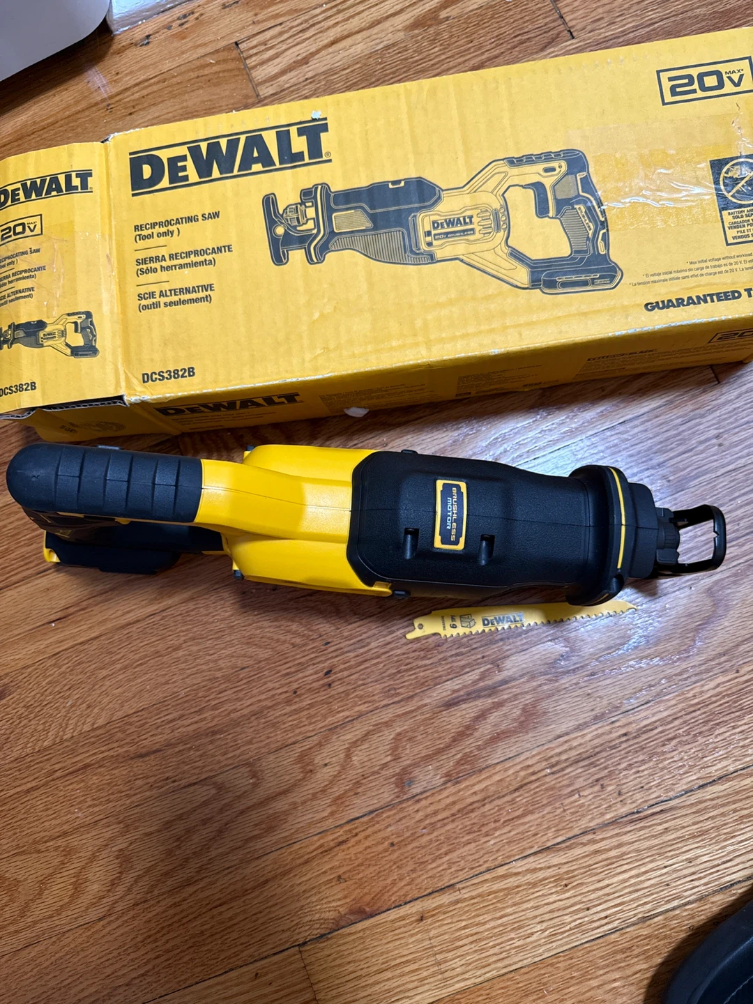 DEWALT 20V MAX DCS382B Speed Reciprocating Saw (Tool Only) - photo 4