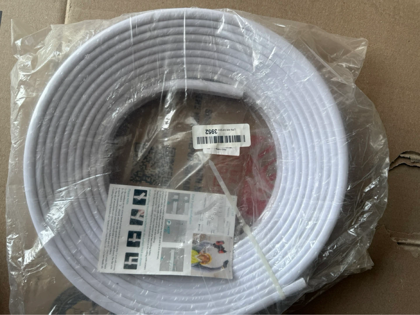 White Trim Sealant Roll with Clips