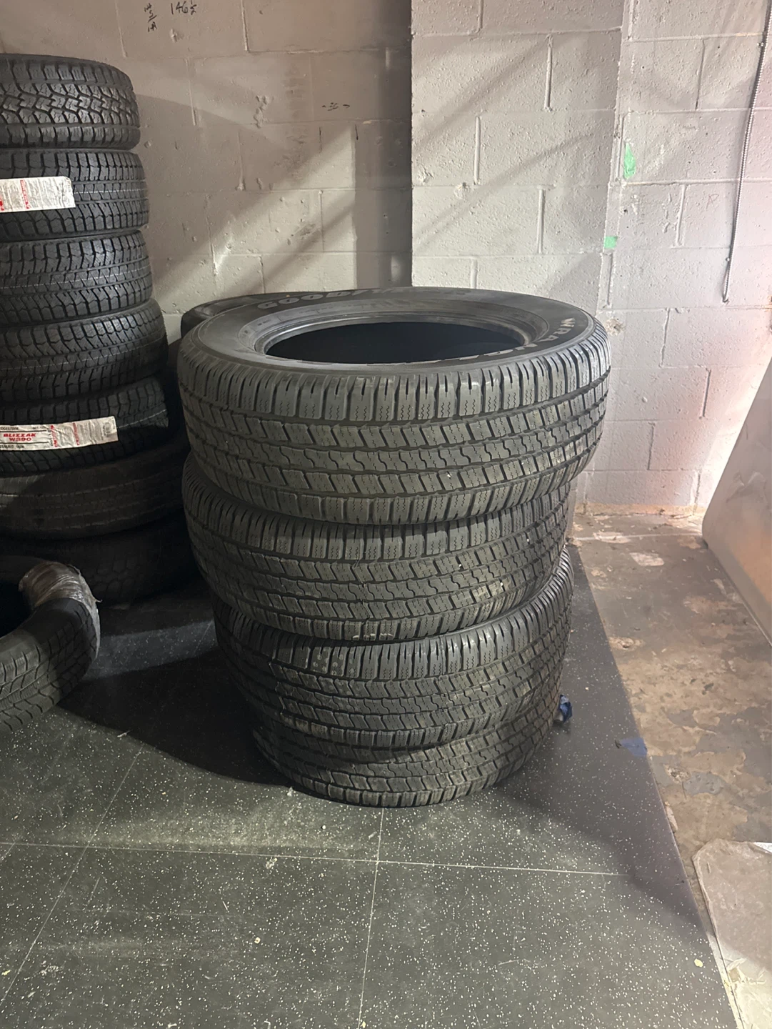 Goodyear Wrangler SR-A Tires P275/60R20 - photo 2