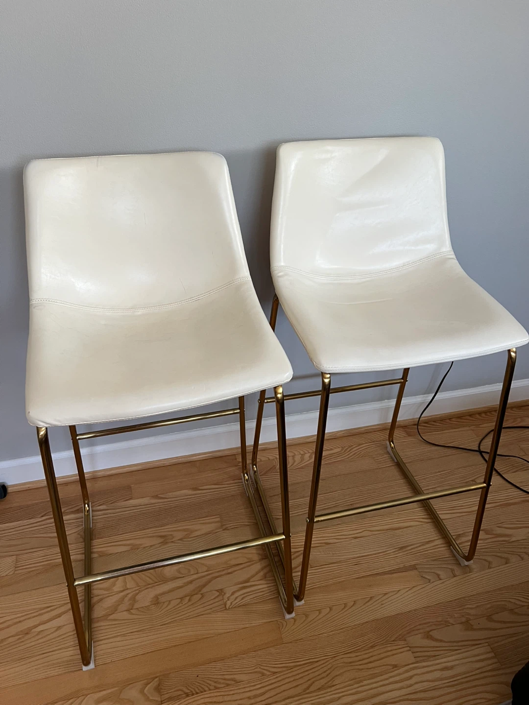 Set of 2 Cream Faux Leather Bar Stools with Gold Legs - photo 3